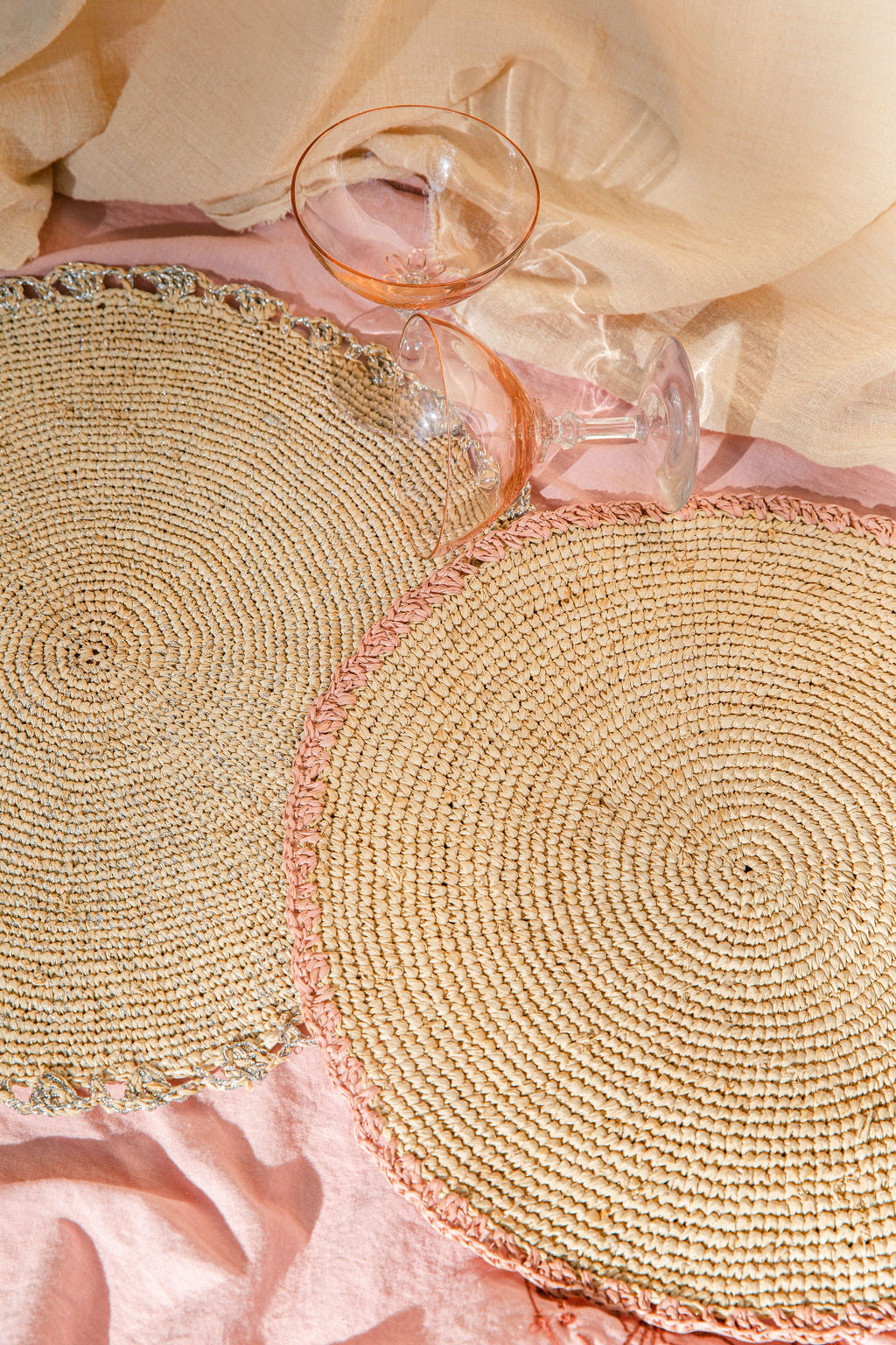 Aura Pink Edge Raffia Placemat