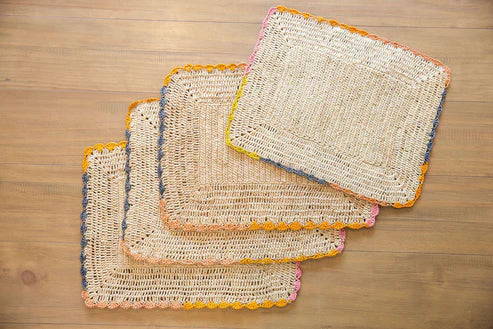 Aura raffia tabletop, colorful edge placemat