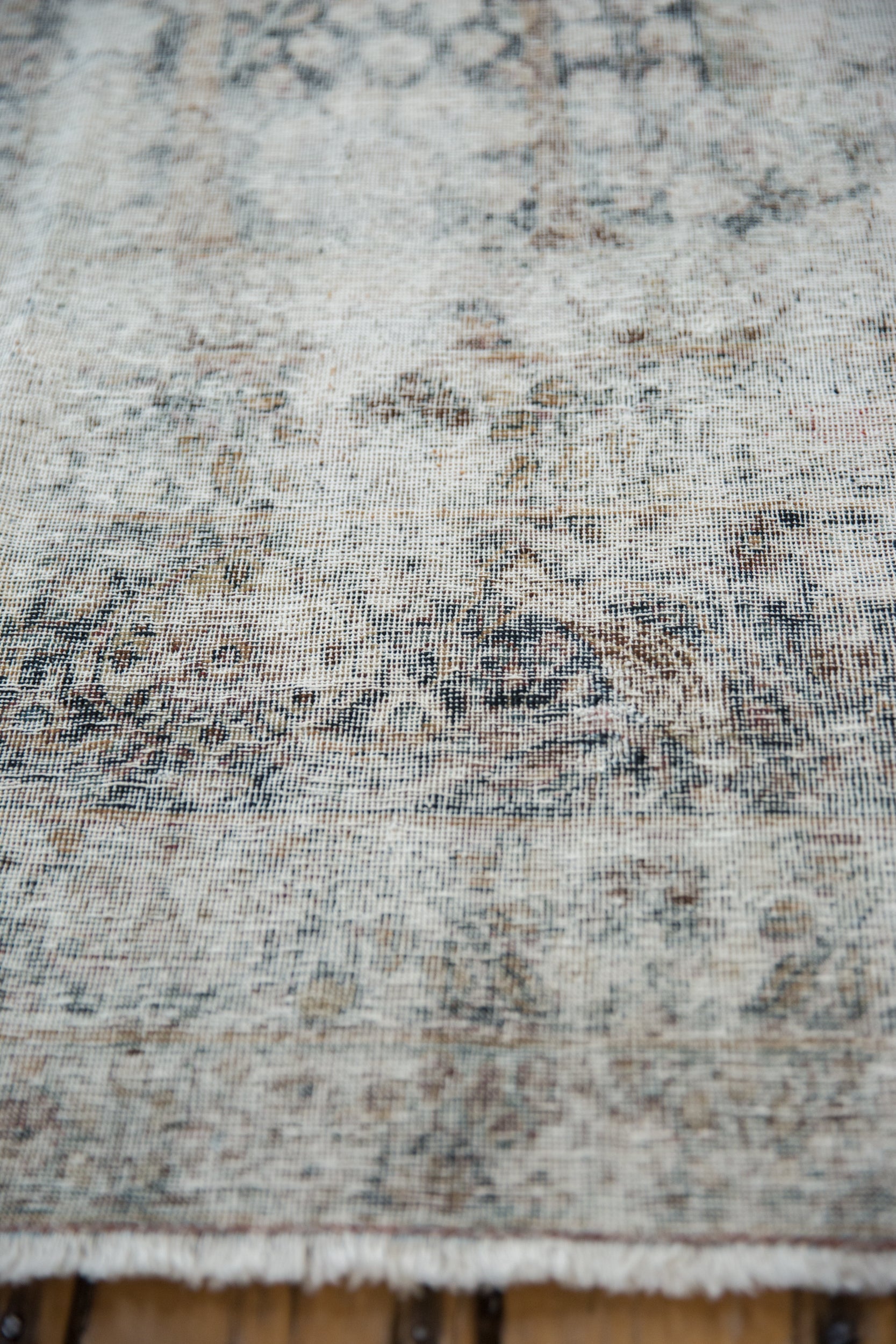 Edge and natural wear detail