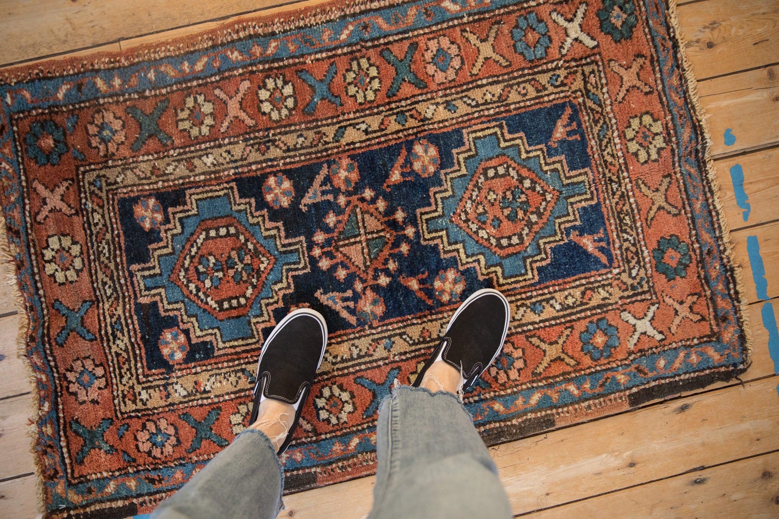 Full overhead view of Heriz rug 2.5x4.5