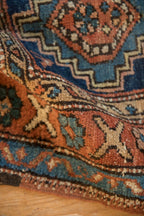 Edge and natural wear detail