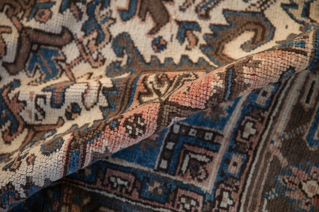 Corner and border detail