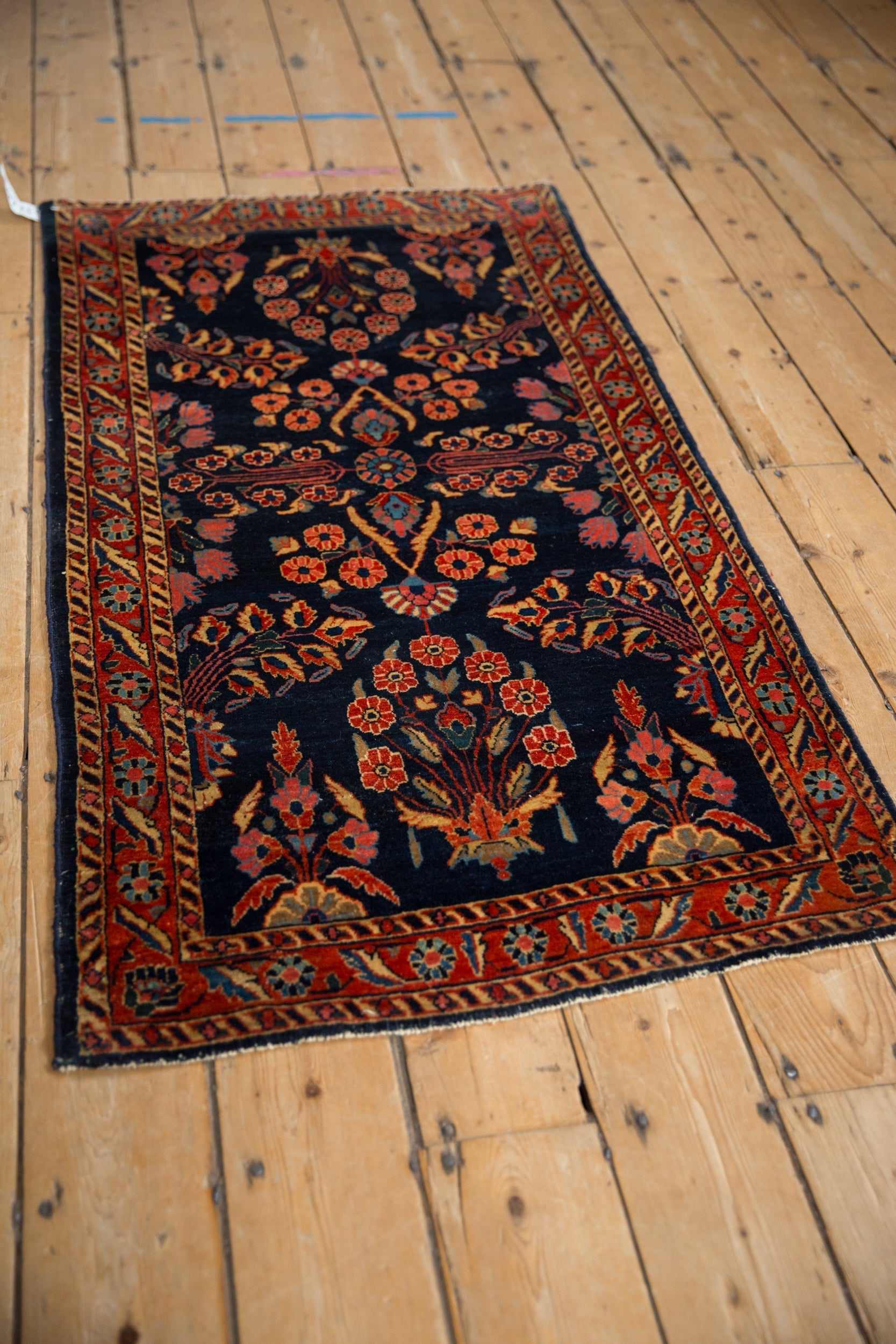 Corner and border detail