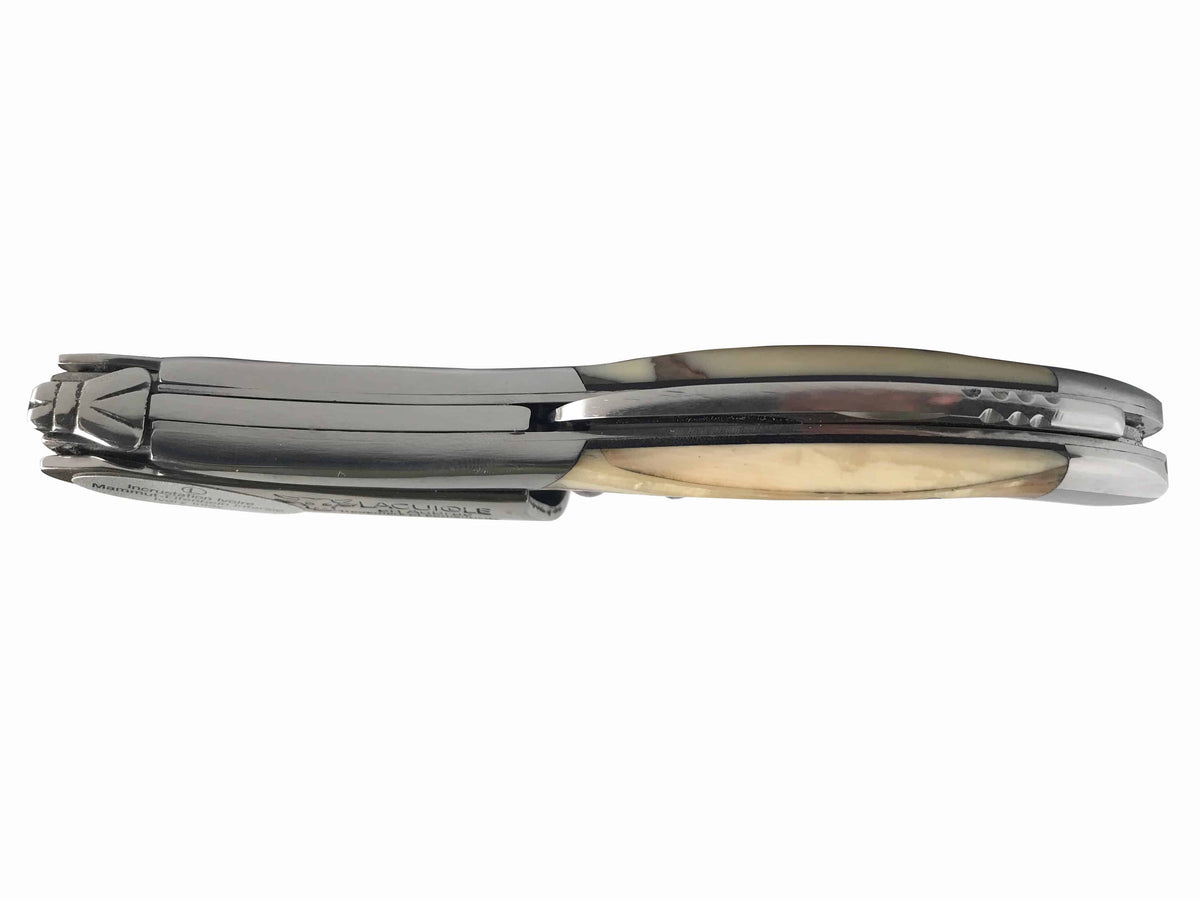Folded corkscrew seen from the side