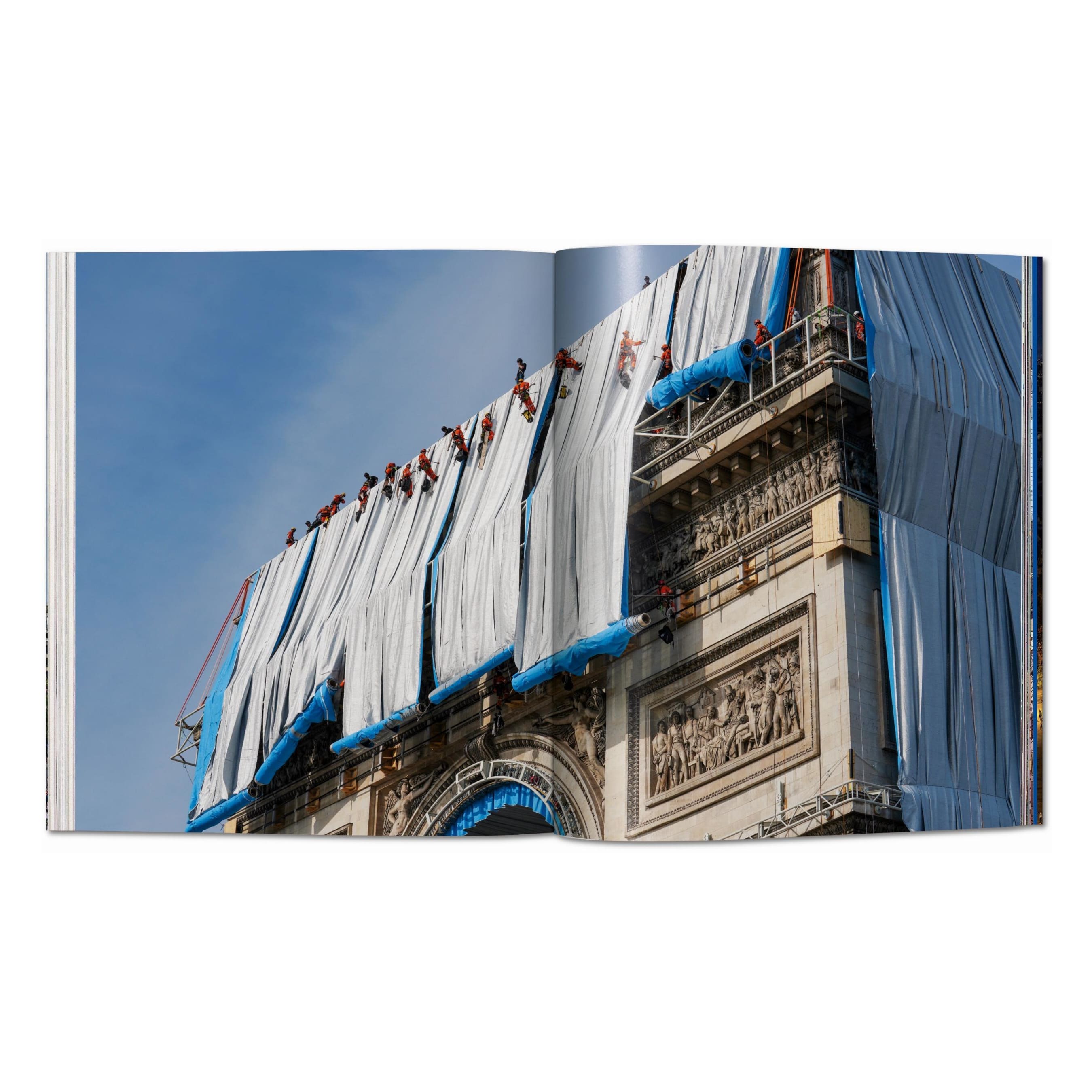 Christo and Jeanne-Claude. L’Arc de Triomphe, Wrapped (German, French, English)