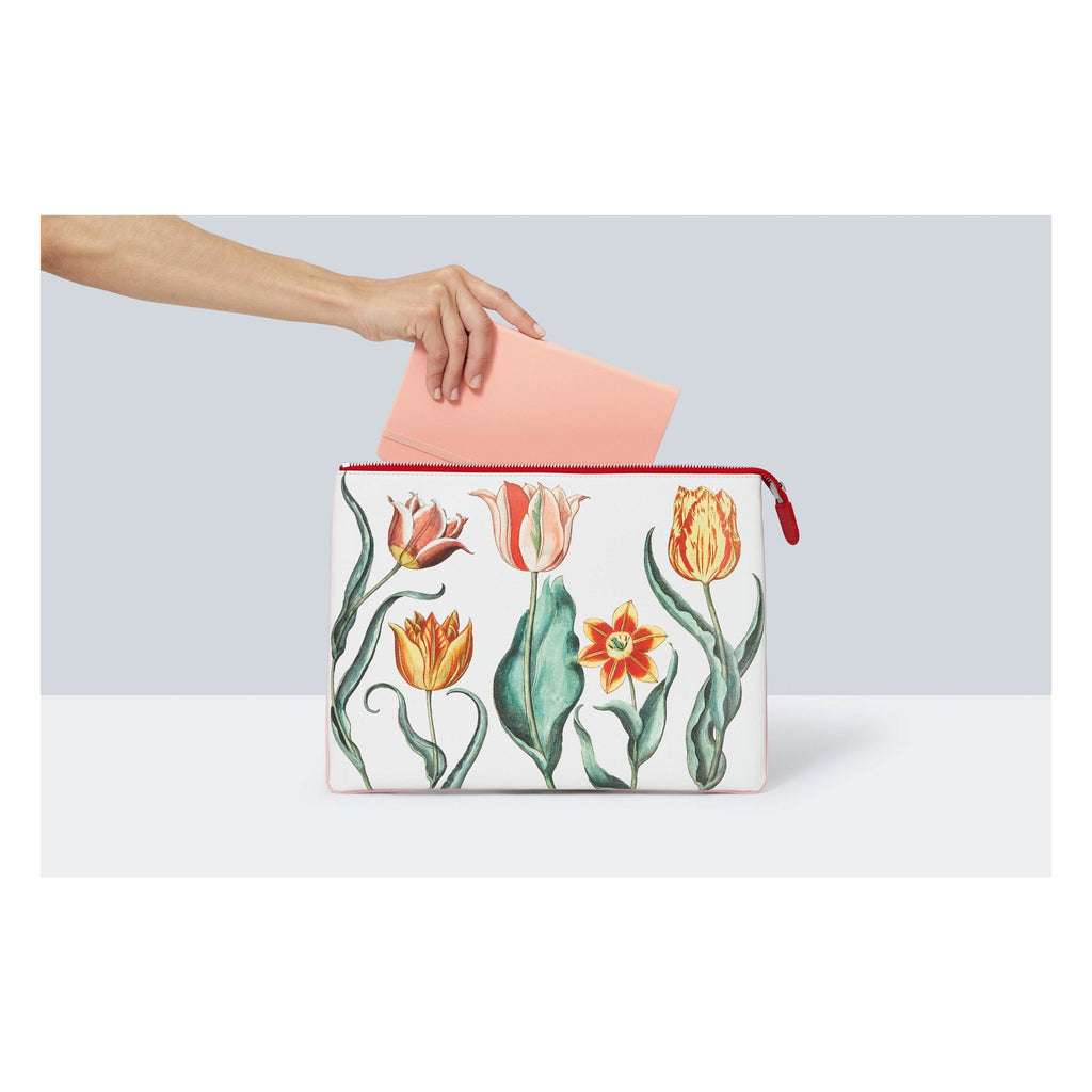 TASCHEN Pouch. Garden at Eichstätt