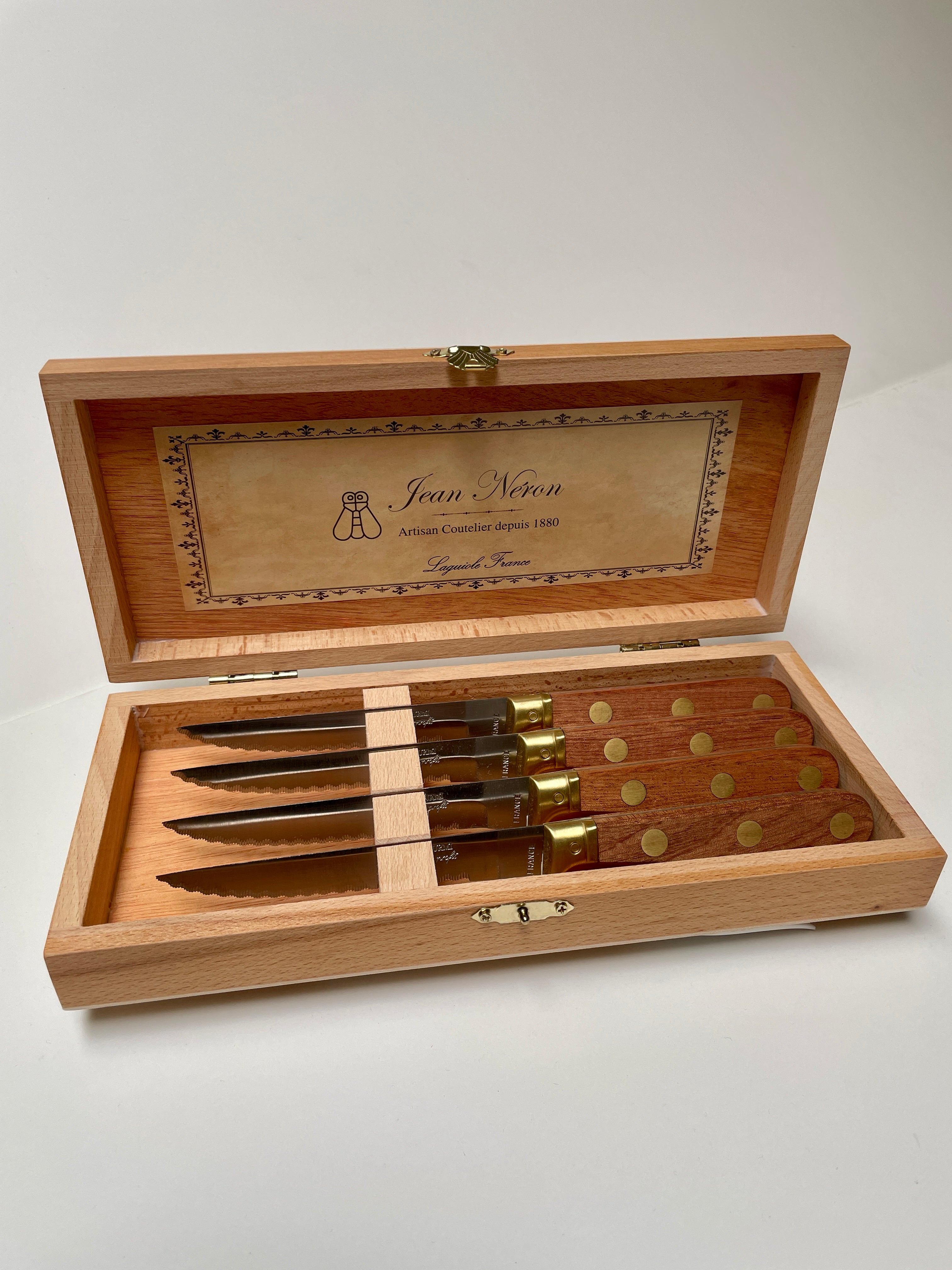 La Fourmi 4 Piece Laiton Steak Knife Set in Wood Presentation Box