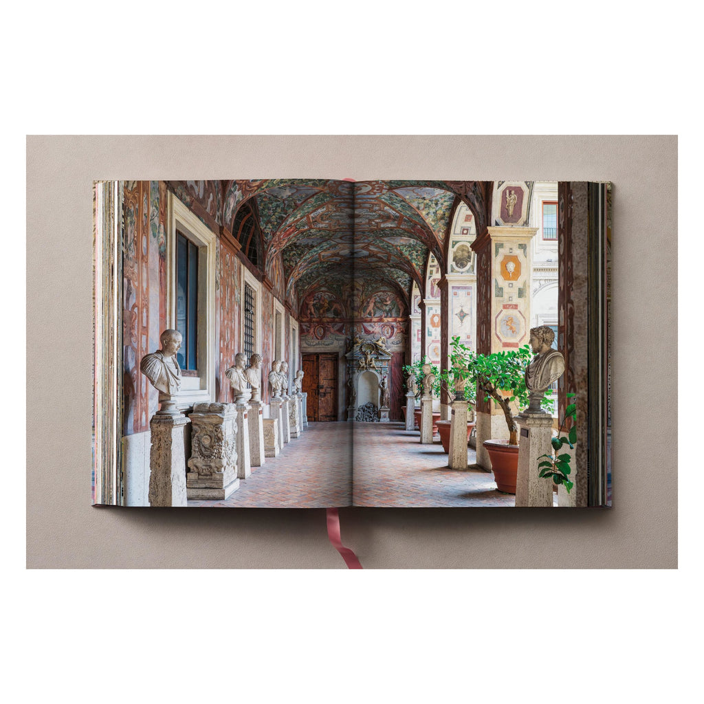 Massimo Listri. Italian Palaces (German, French, English)