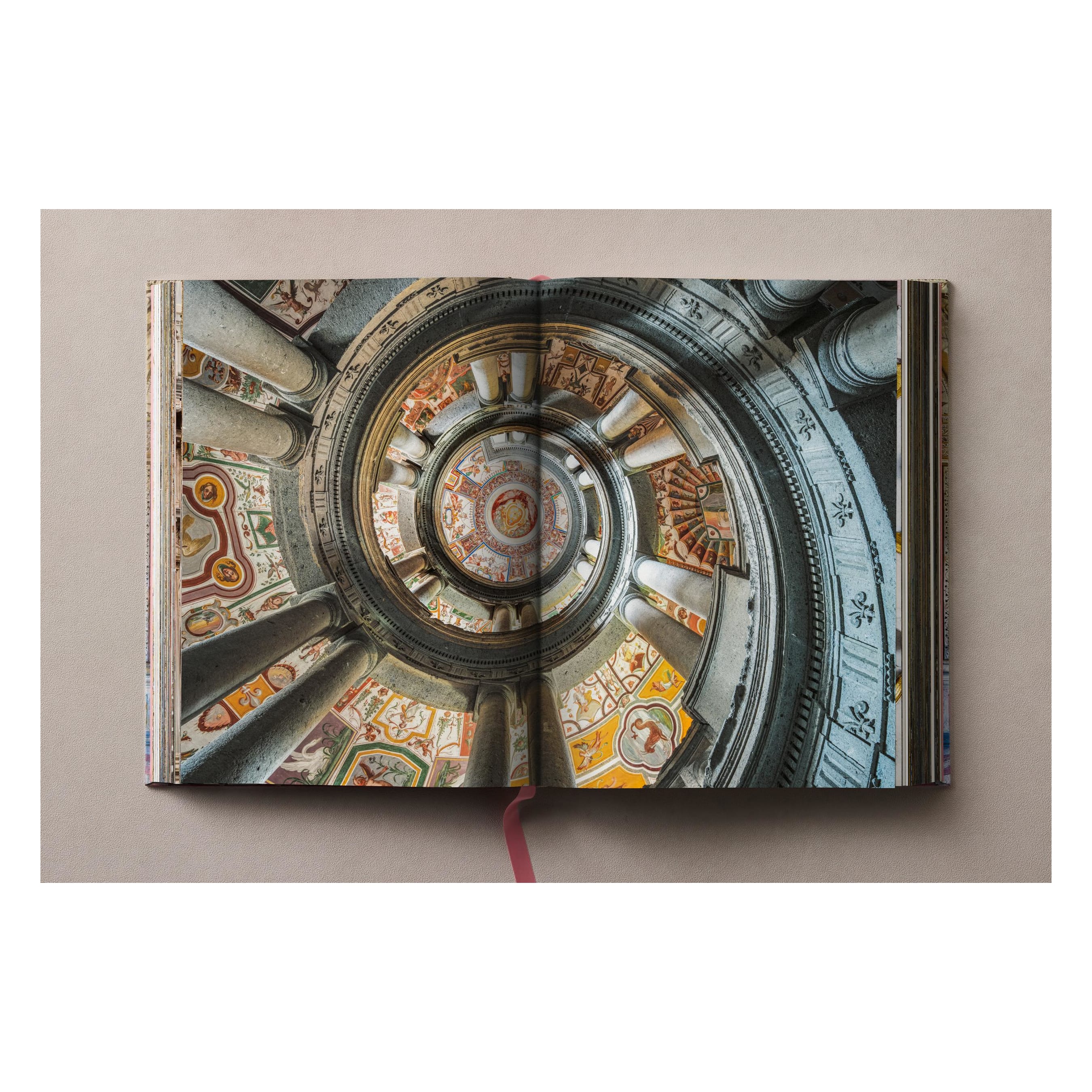 Massimo Listri. Italian Palaces (German, French, English)