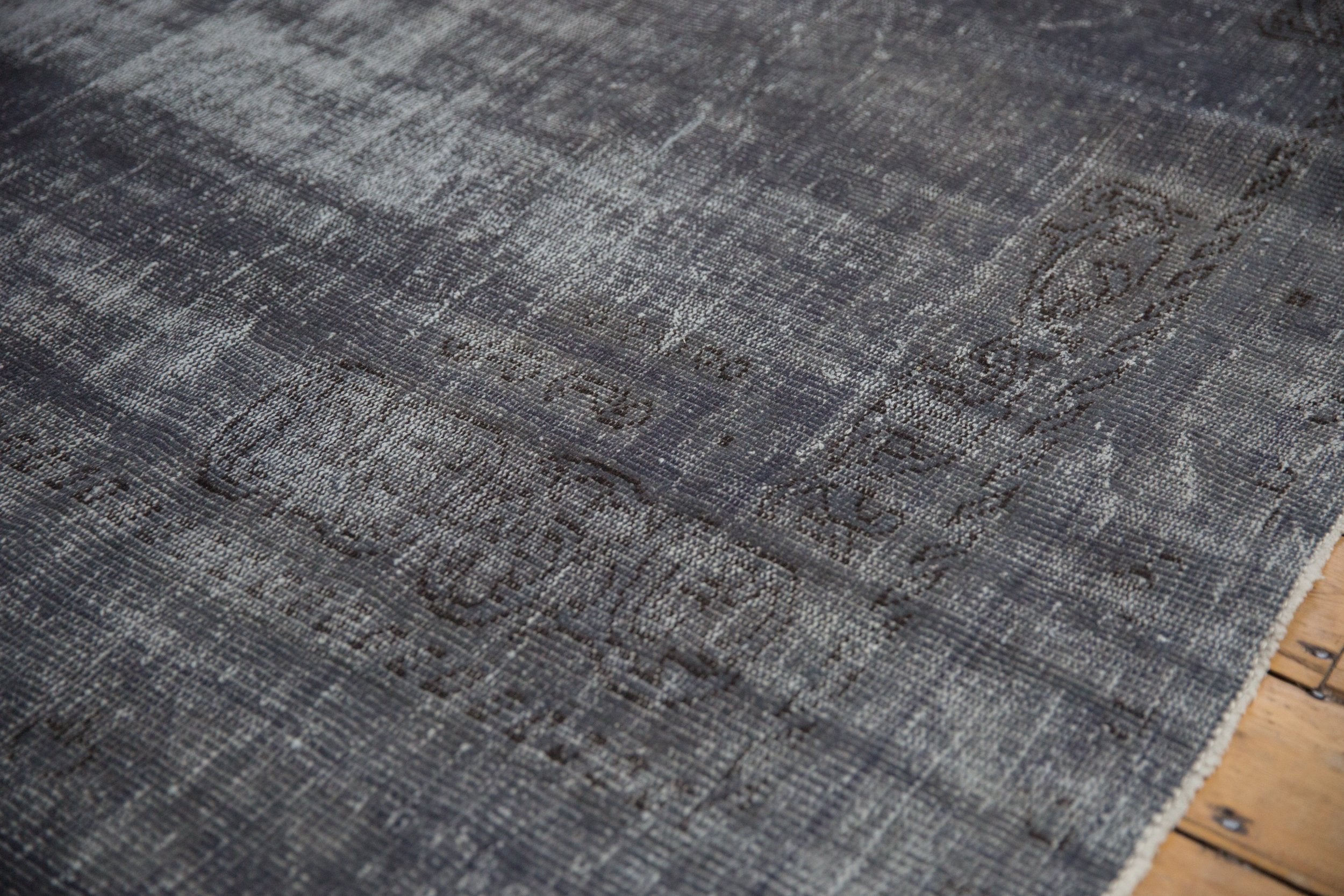 Corner and border detail