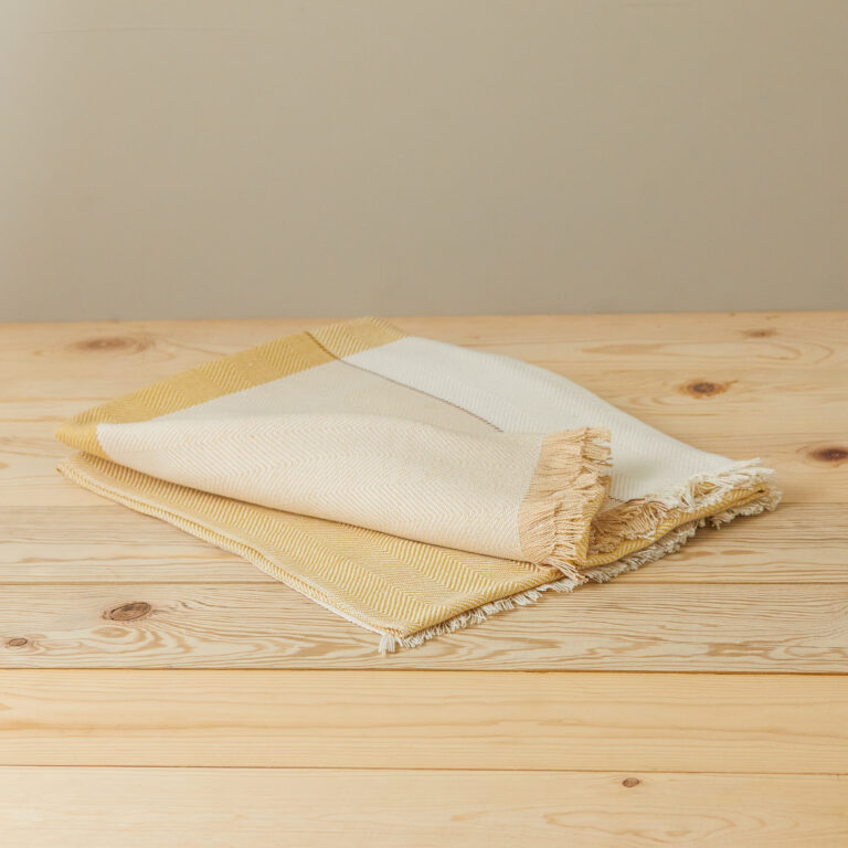 Miraflor Throw, Sun