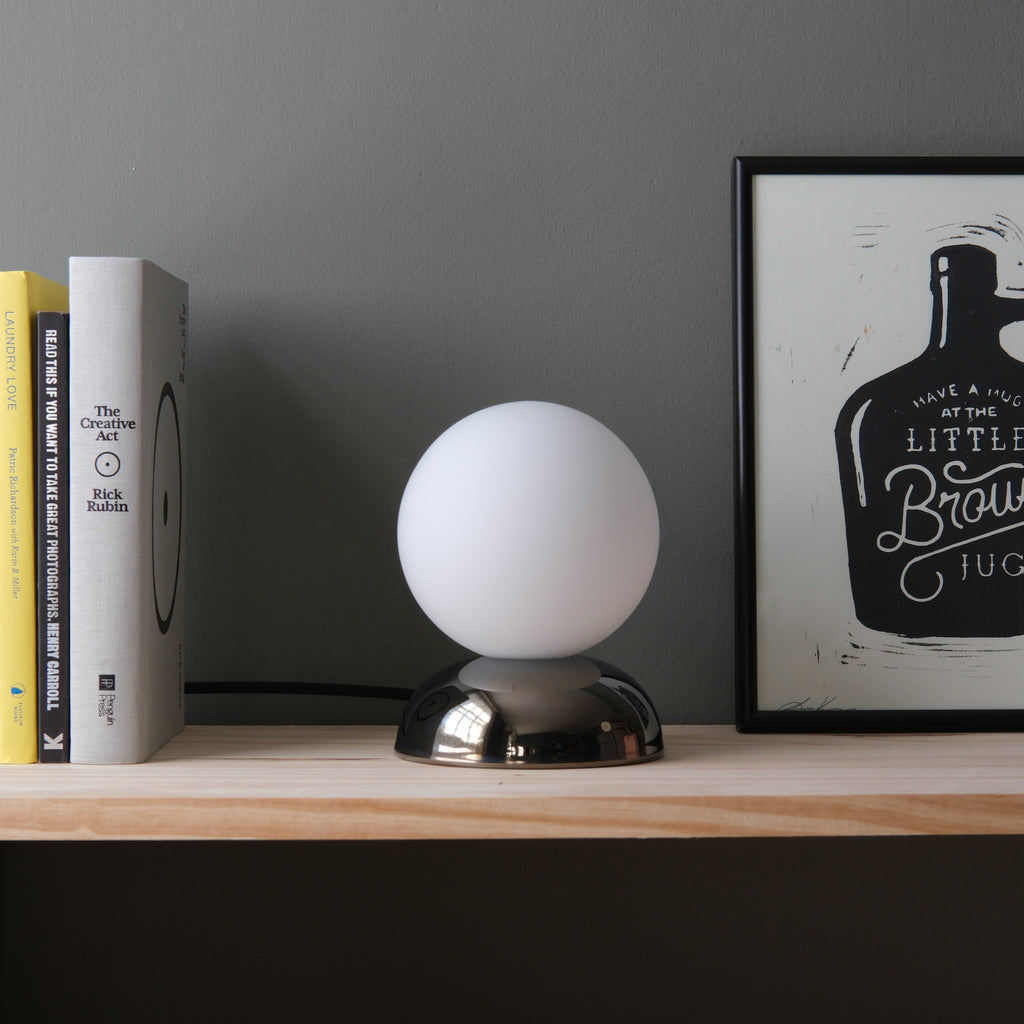 Misewell Ripple I Table Lamp glass globe detail