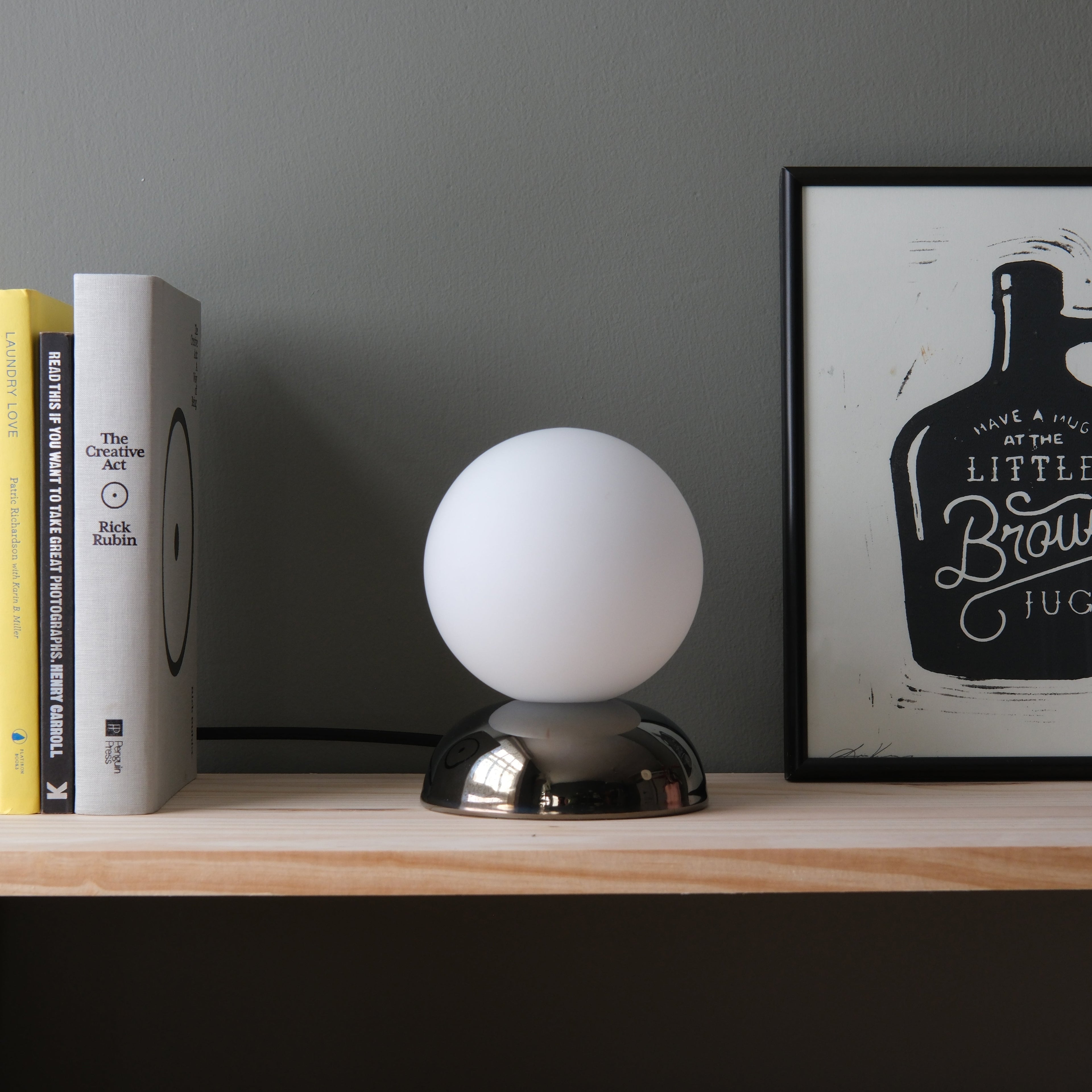 Misewell Ripple I Table Lamp glass globe detail