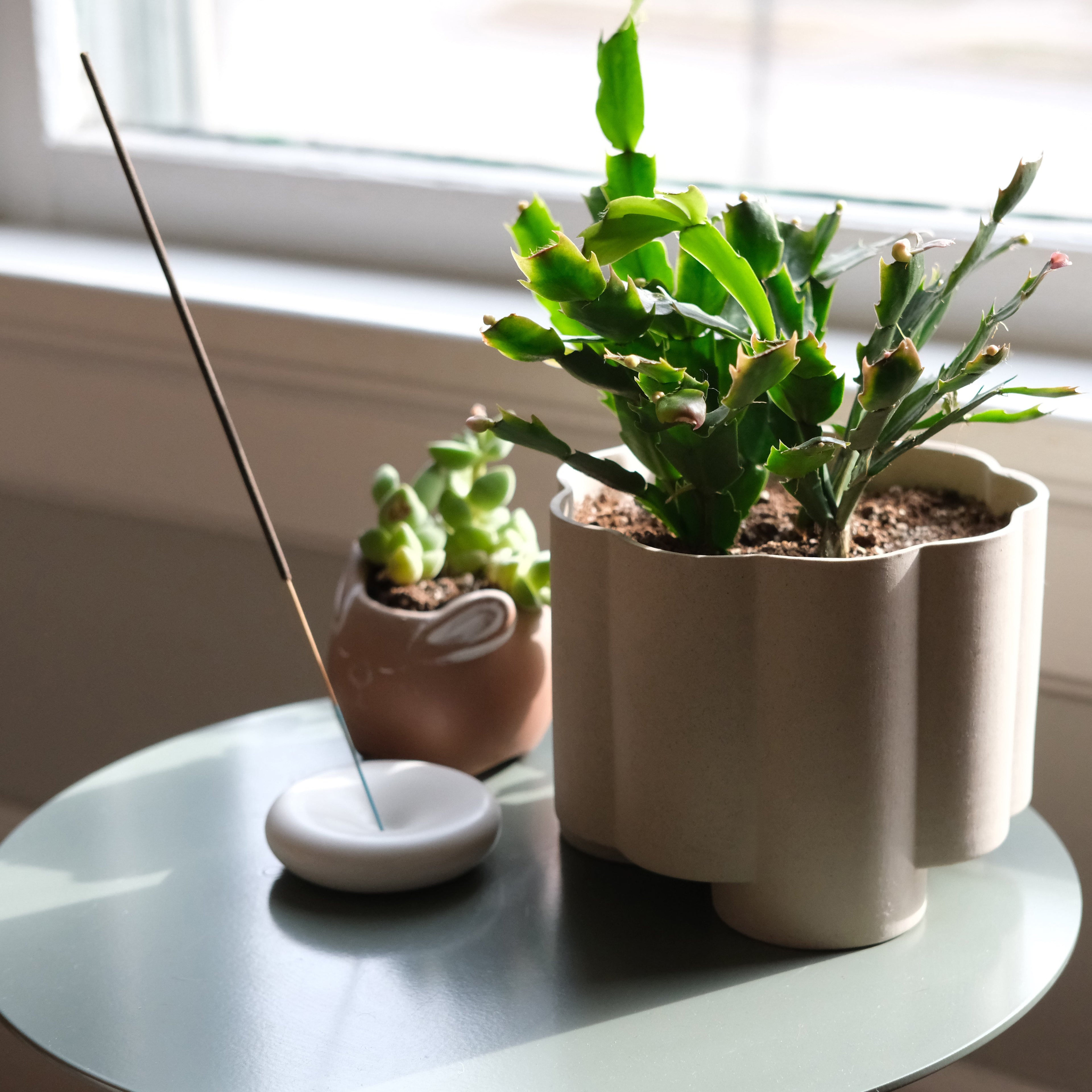 Pillar planter in brick glaze