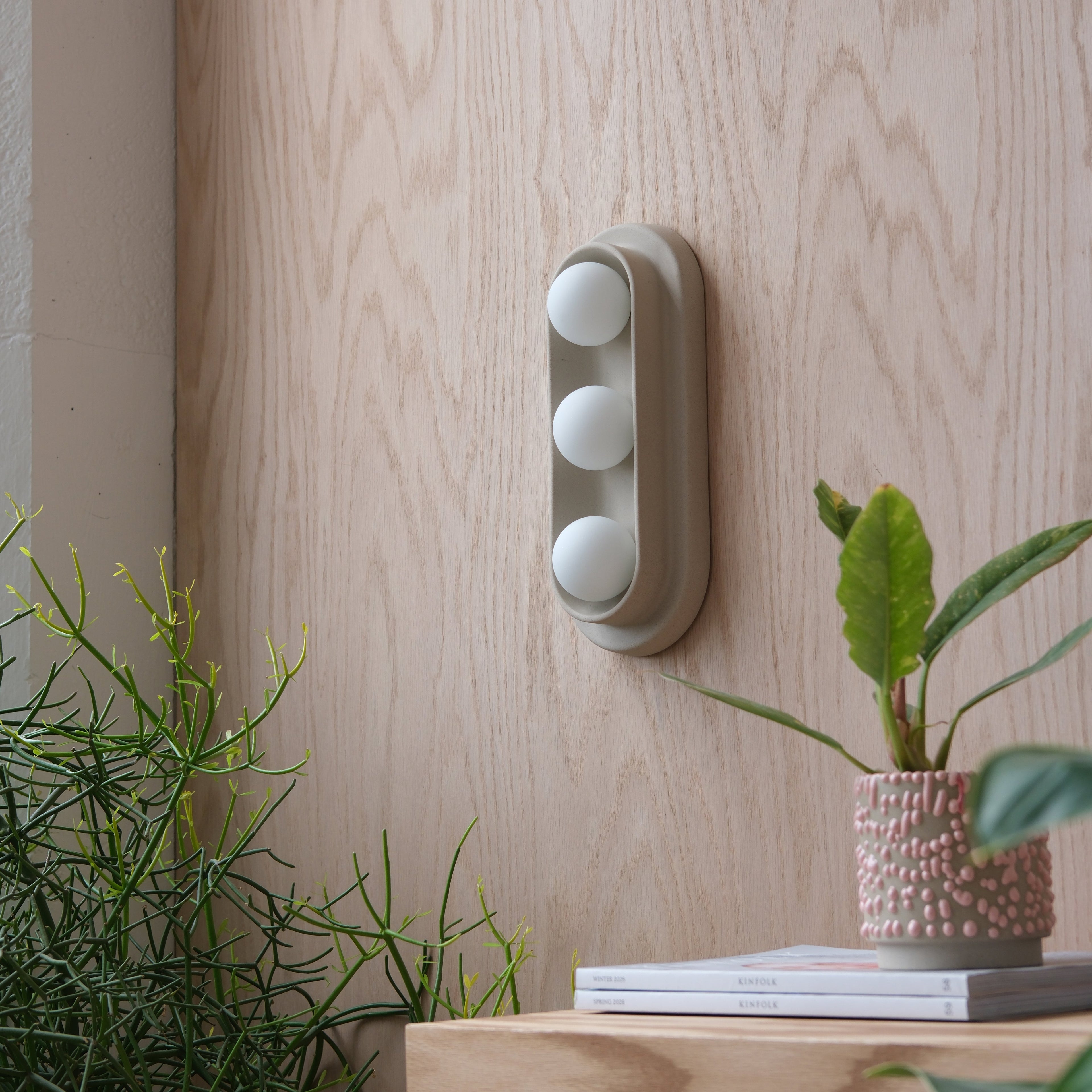 Q Triple Sconce ceramic body detail