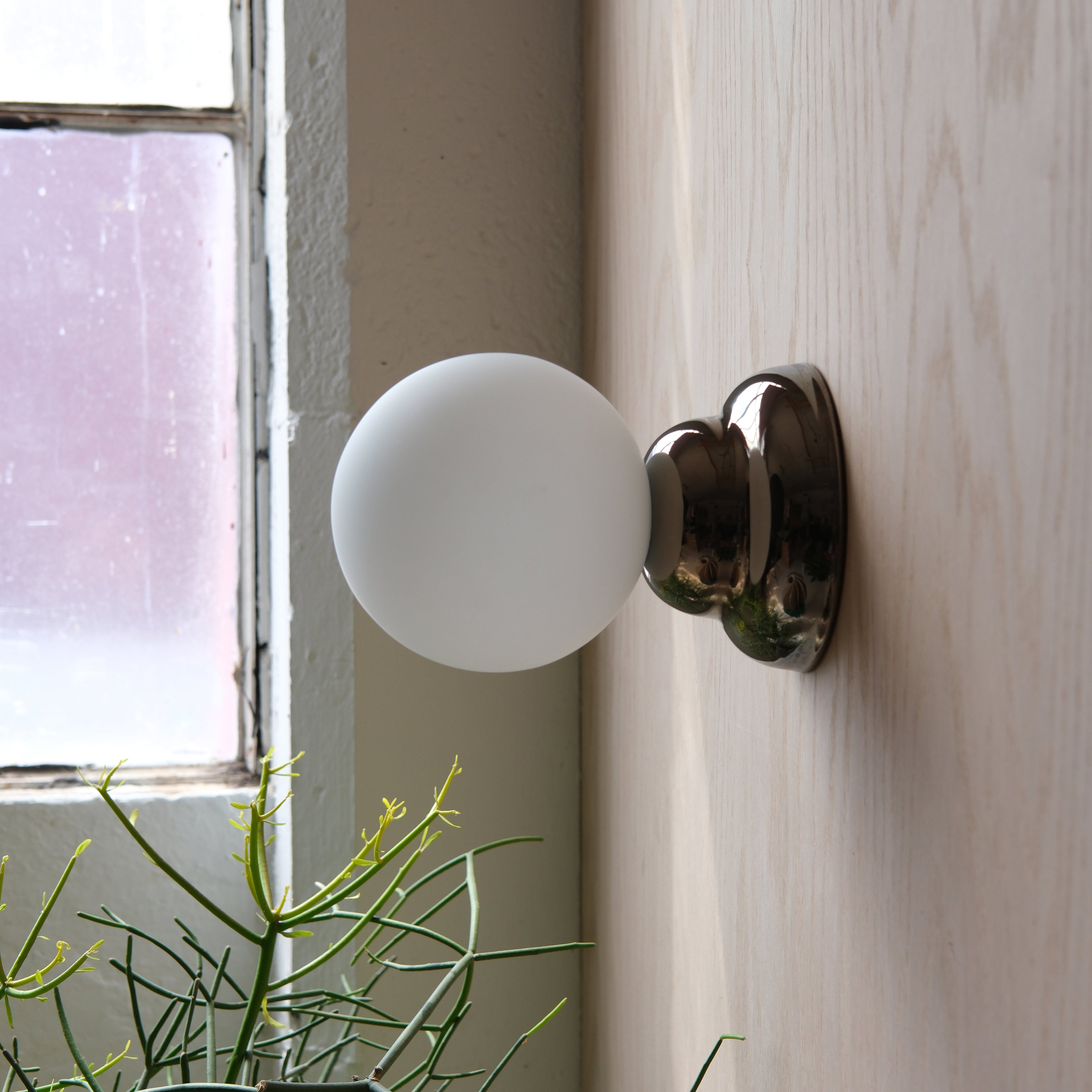 Misewell Ripple II Sconce 6 inch globe detail