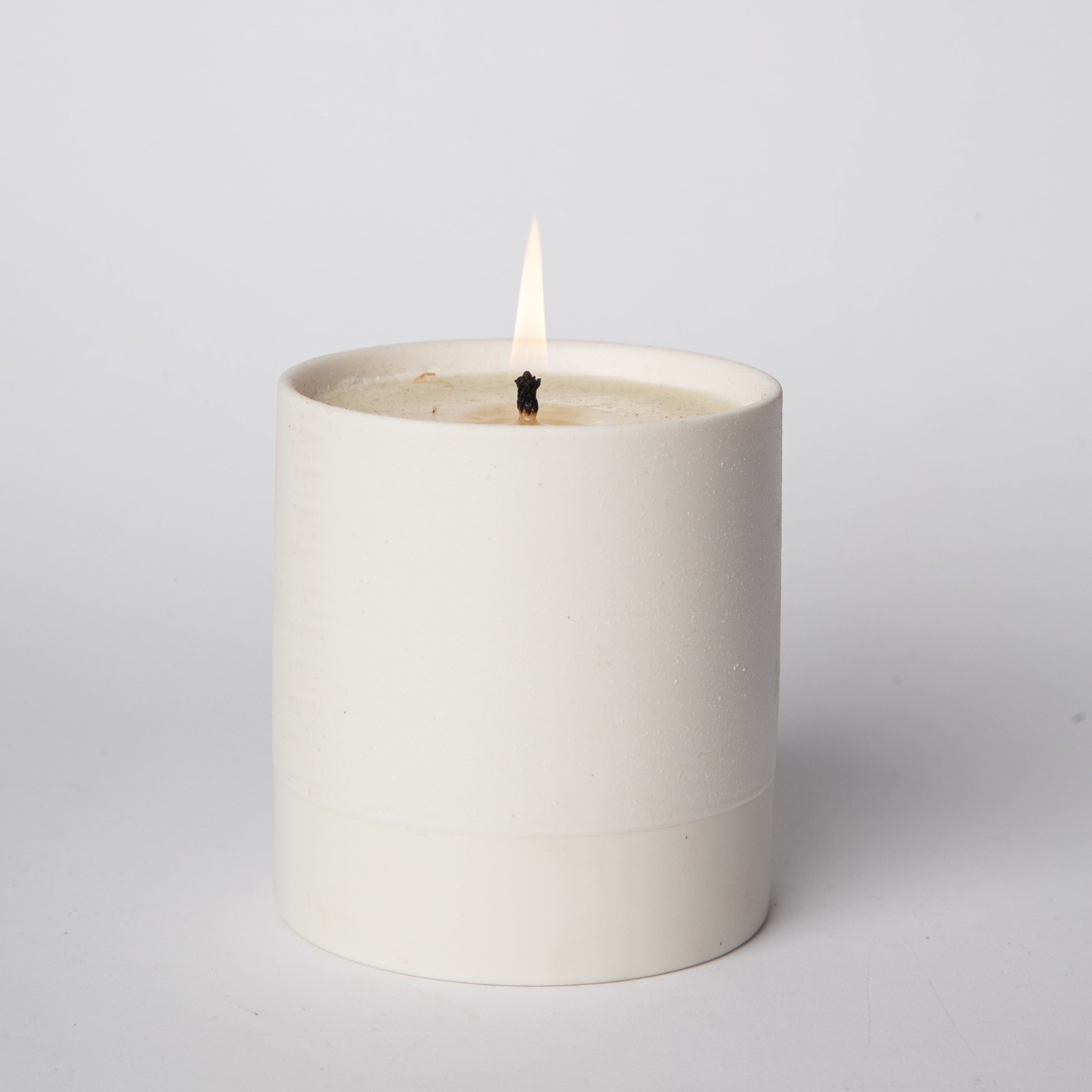Porto-053 Soy Wax Scented Candle — Ceramic Holder 112