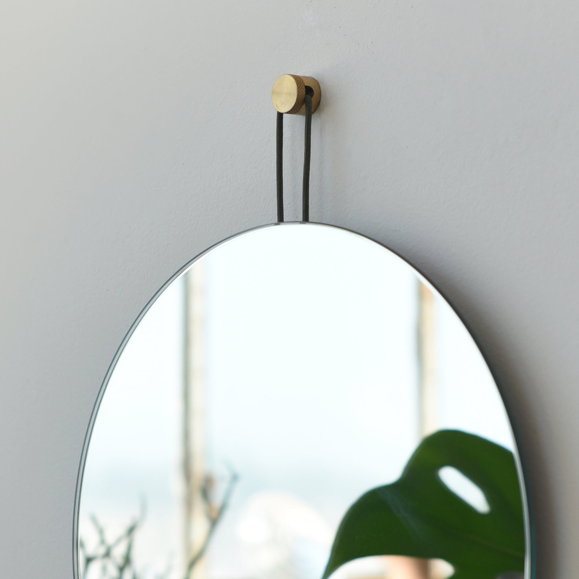 Lure Round mirror size comparison