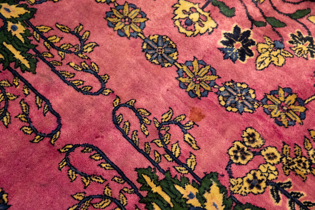 Edge and natural wear detail