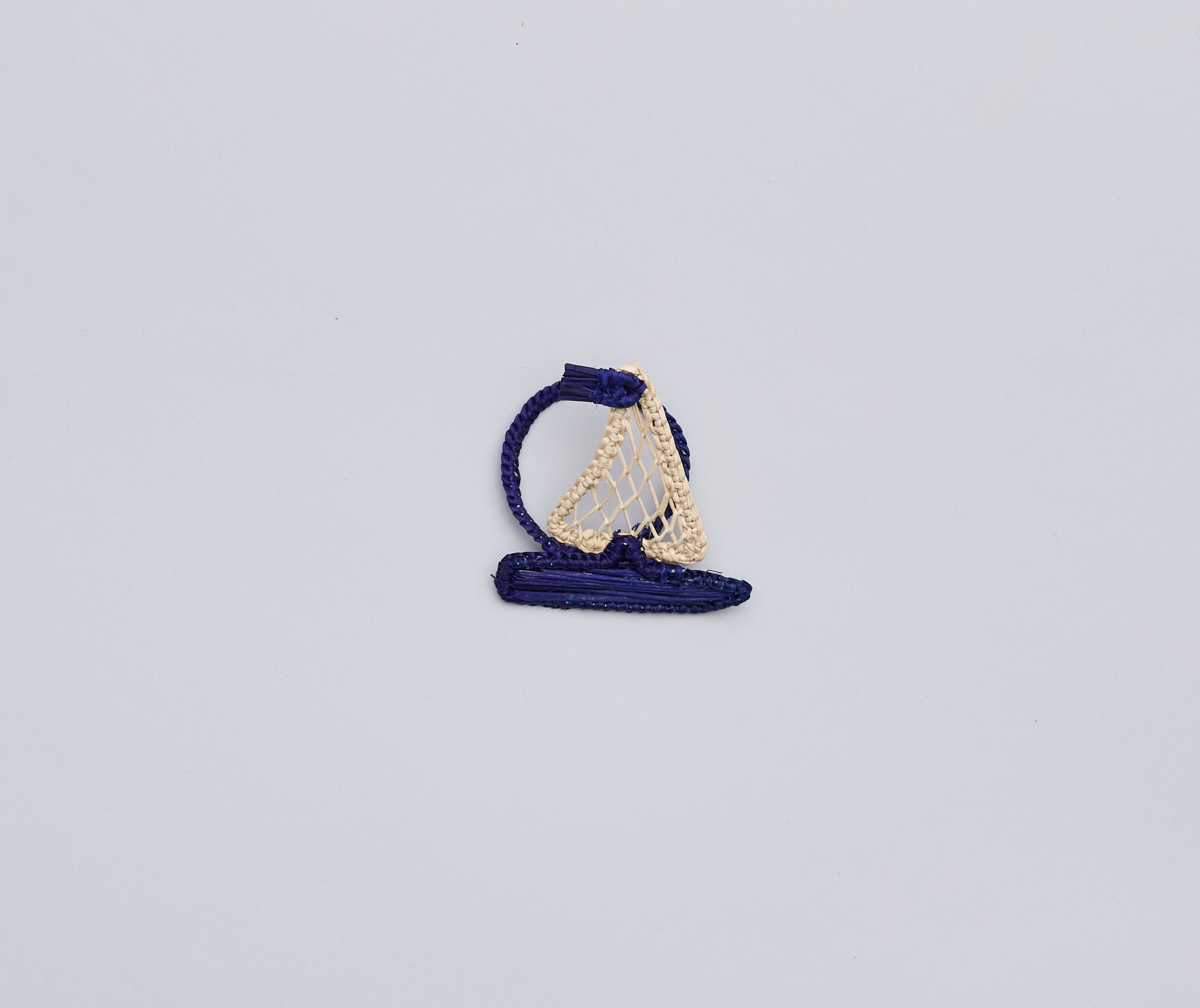 Coastal Sailboat Napkin Ring – Handwoven Iraca Palm – Nautical Table Decor from Colombia