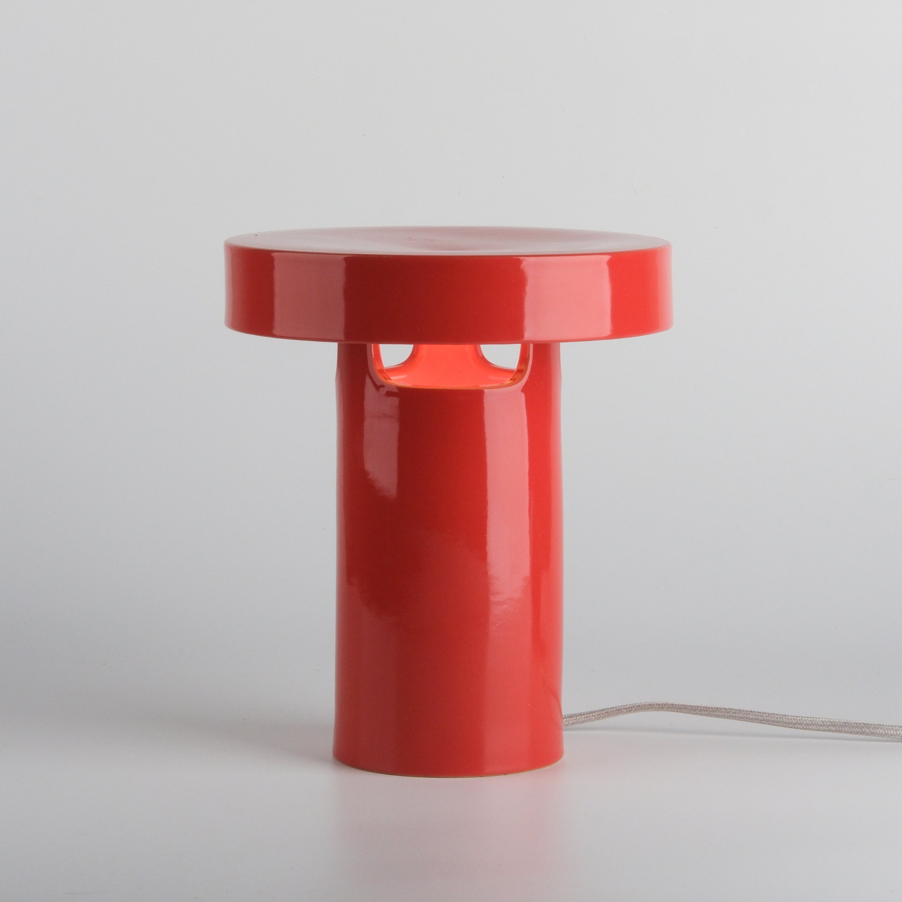 Slot Table Lamp side profile showing closed top