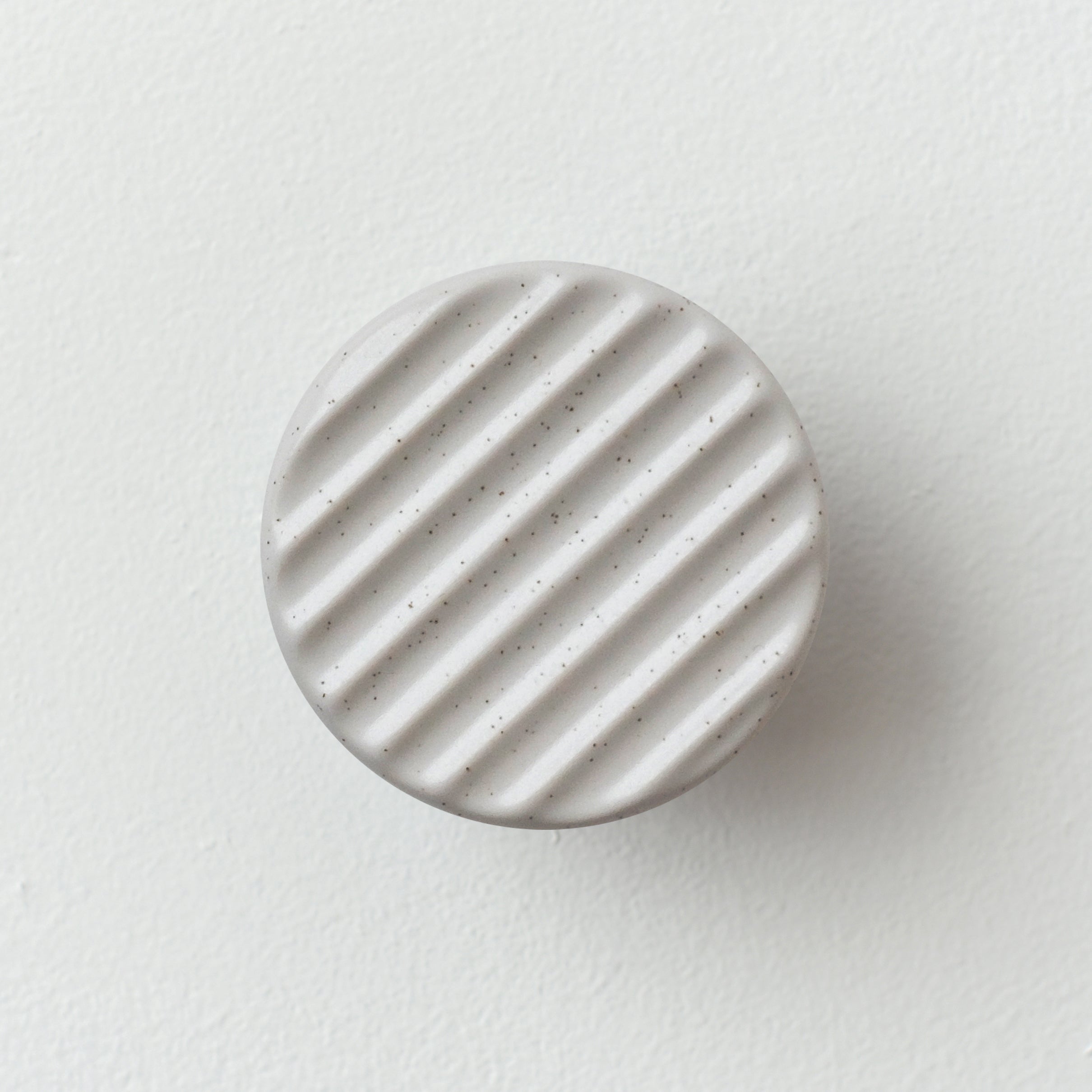 Sequence Fluted in dune glaze