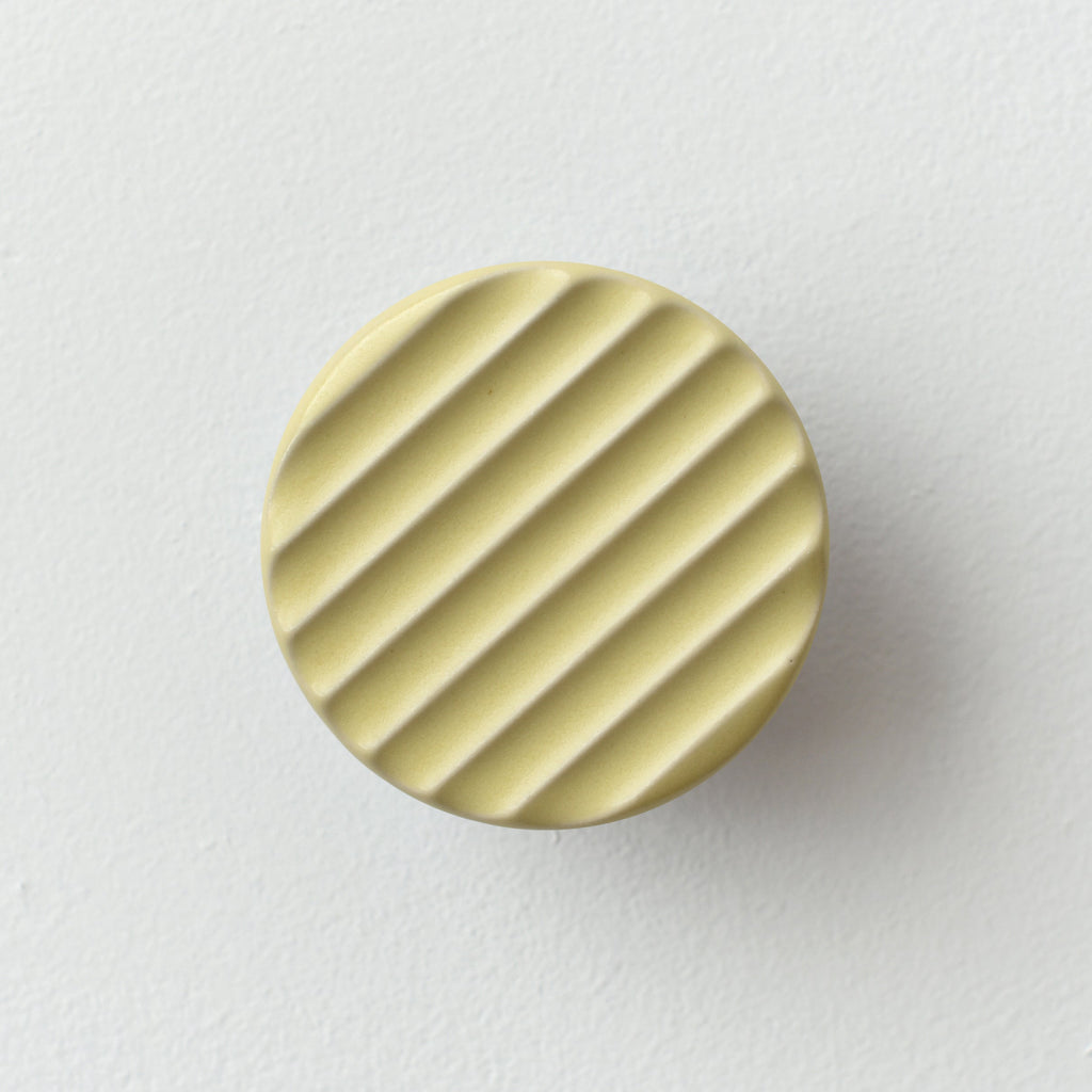 Sequence Fluted in speckle glaze