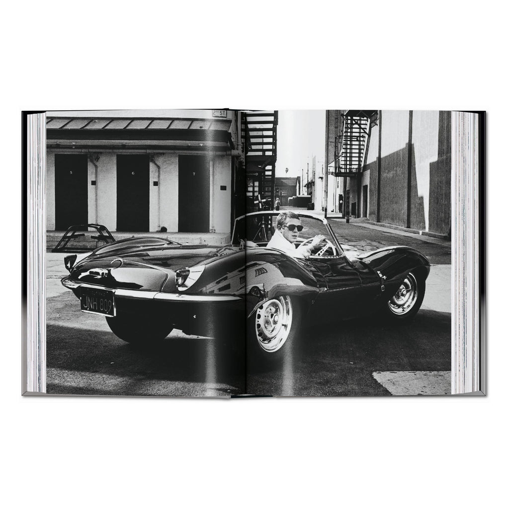Sports Cars. 45th Ed. (English)