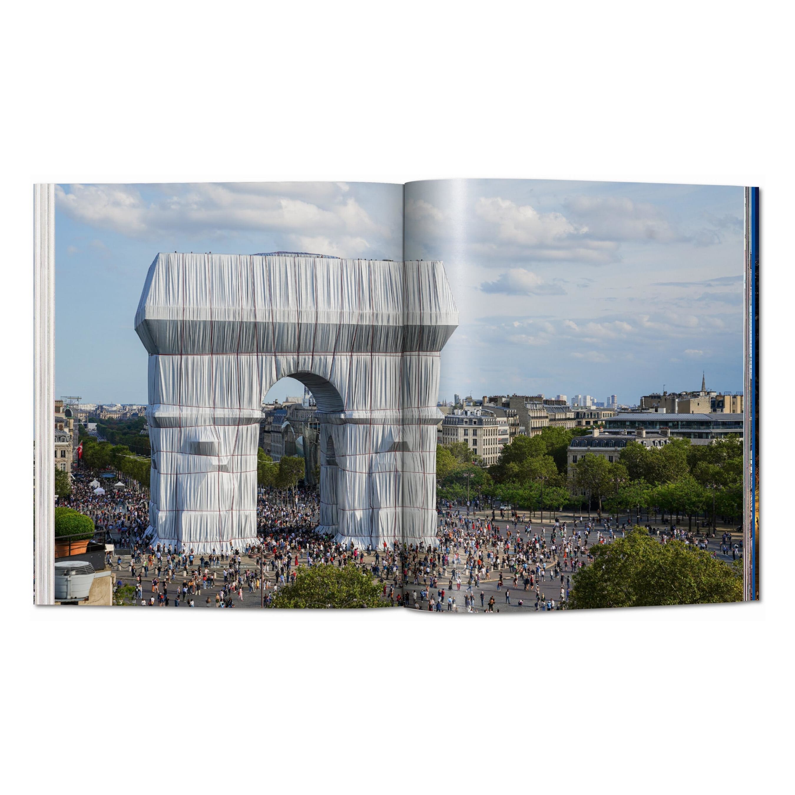 Christo and Jeanne-Claude. L’Arc de Triomphe, Wrapped (German, French, English)