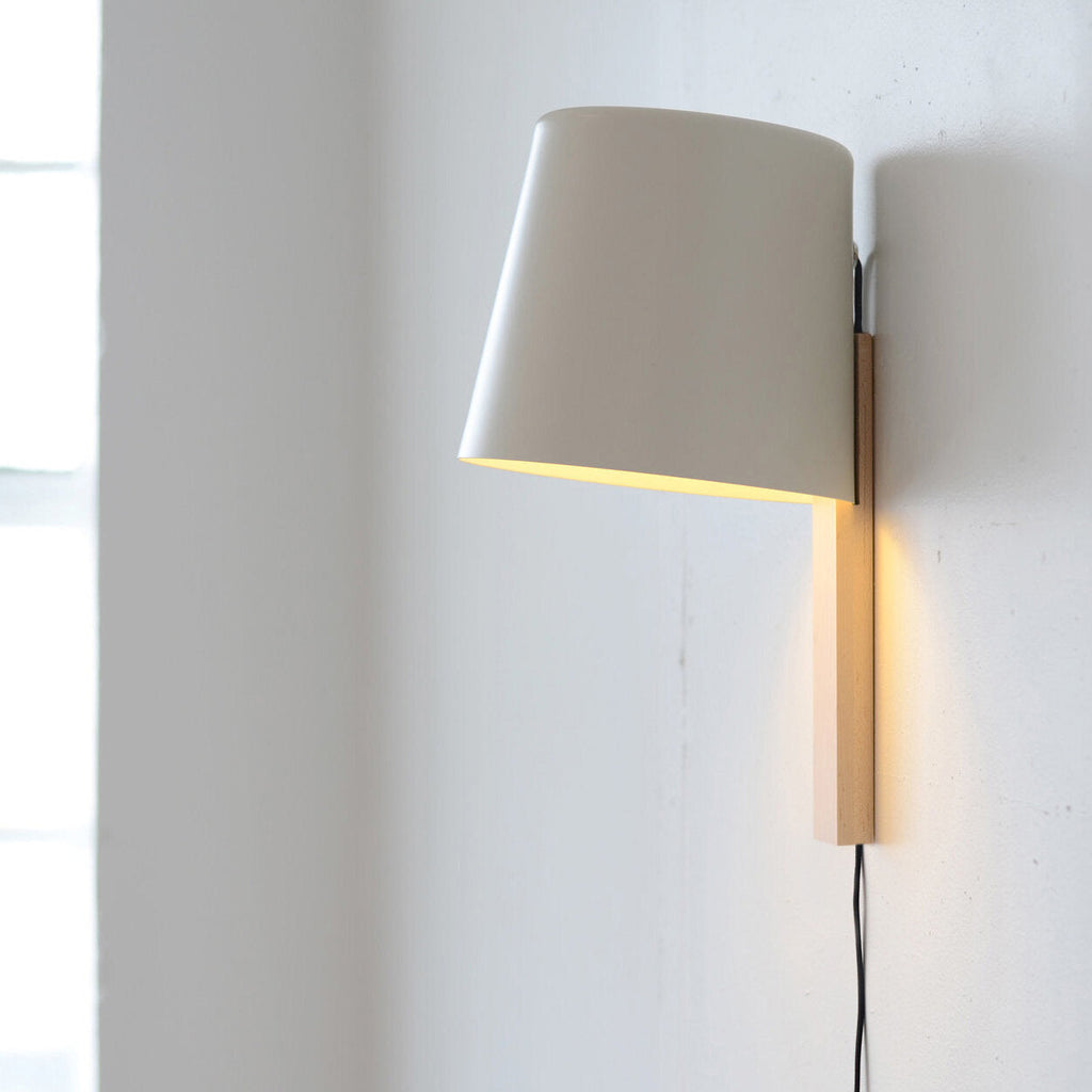Misewell Pilot Sconce directional light focus