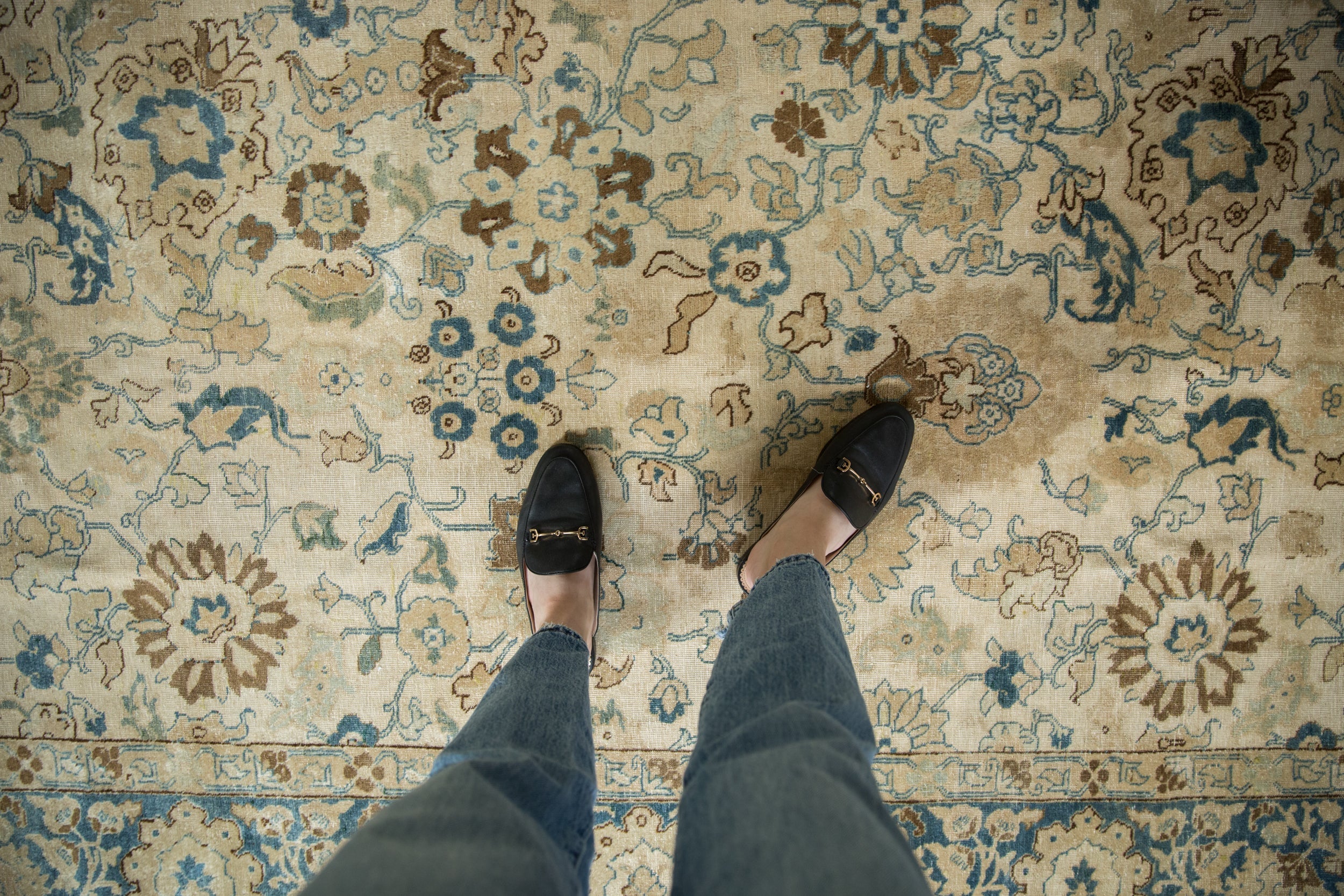 Full overhead view of Tabriz carpet 9x12