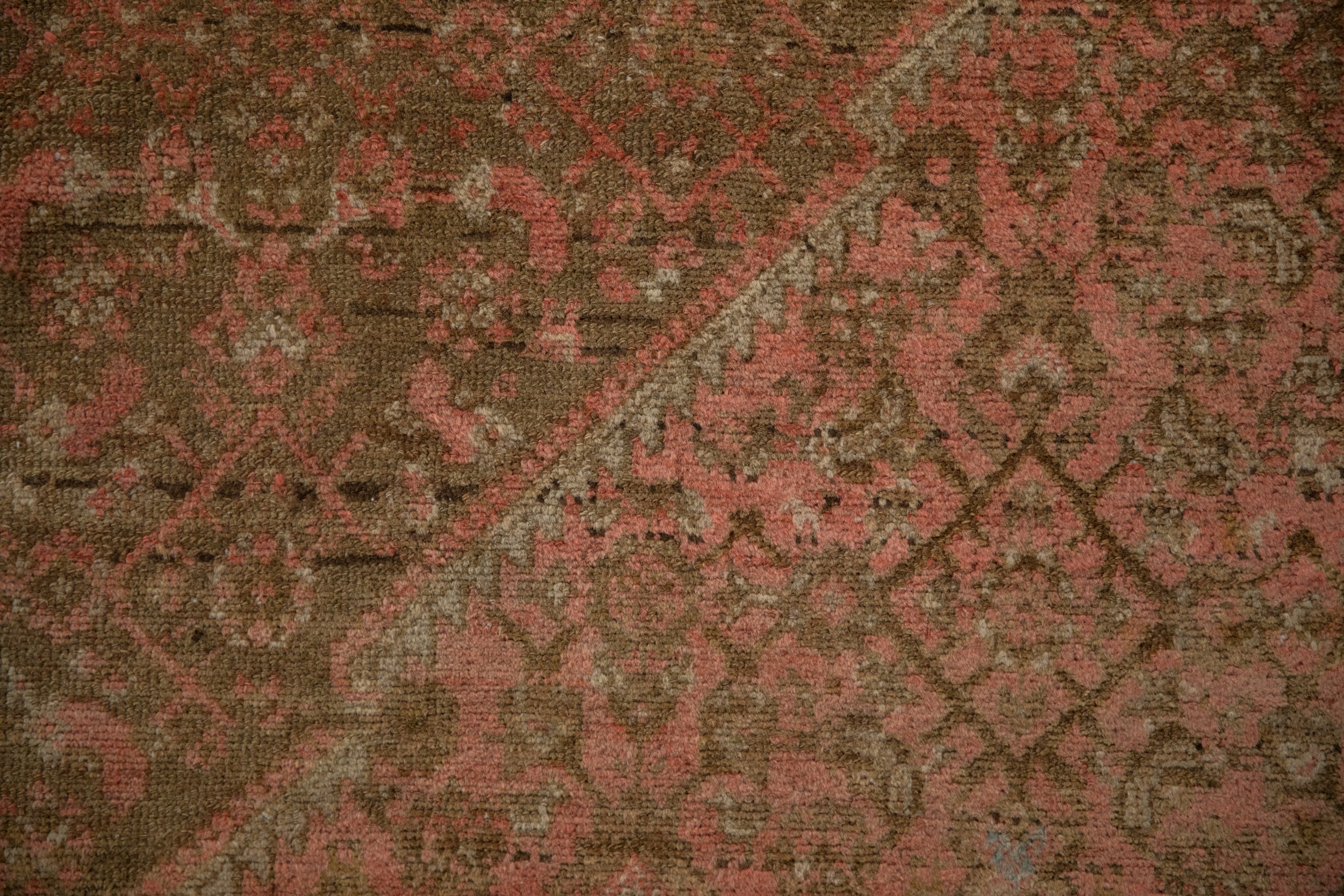 Edge and natural wear detail