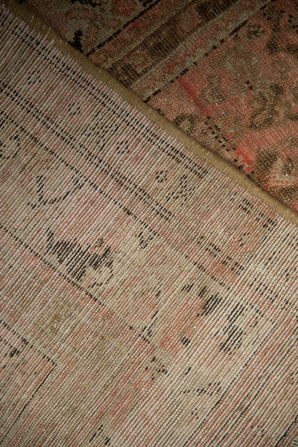 Corner and border detail