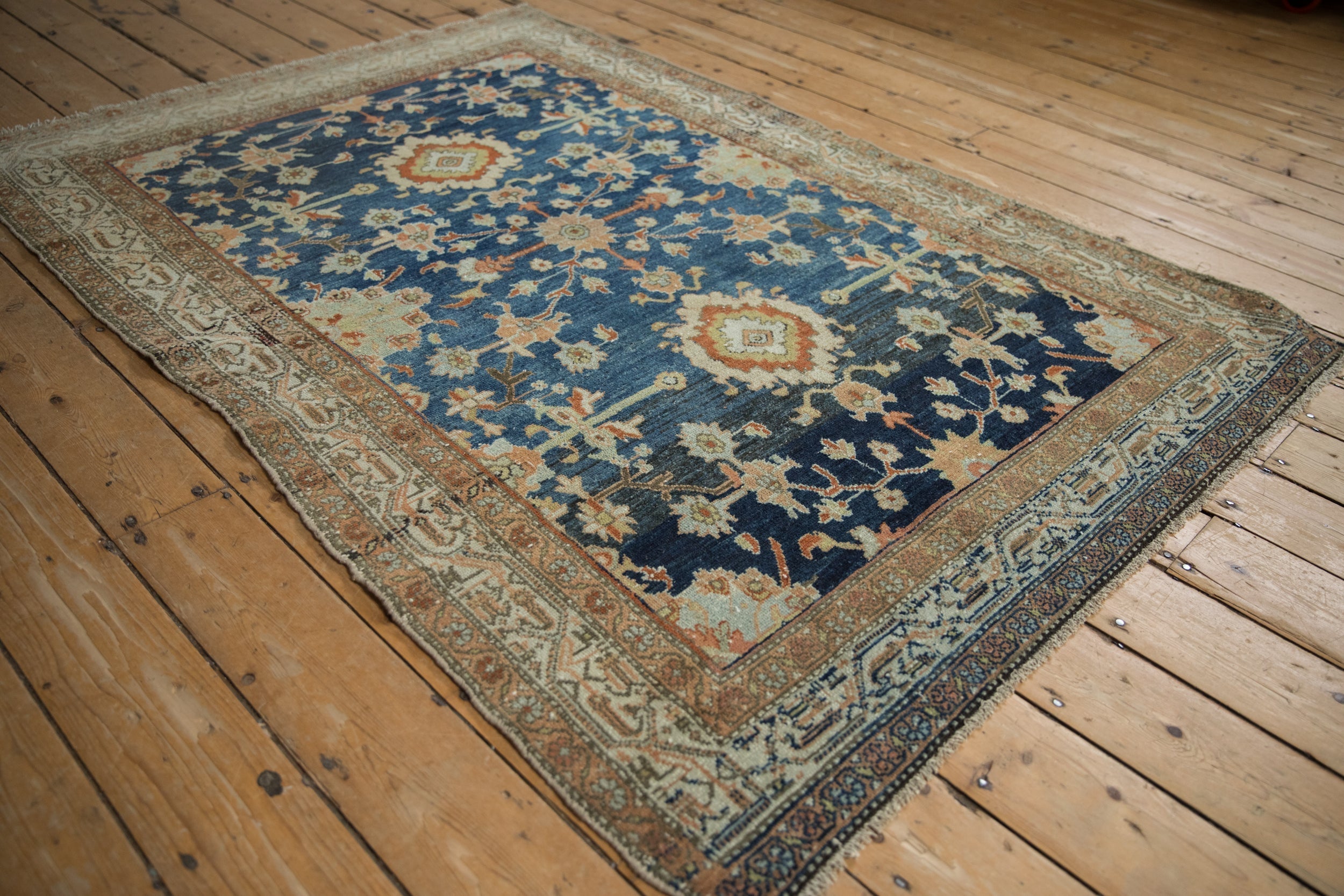 Corner and border detail