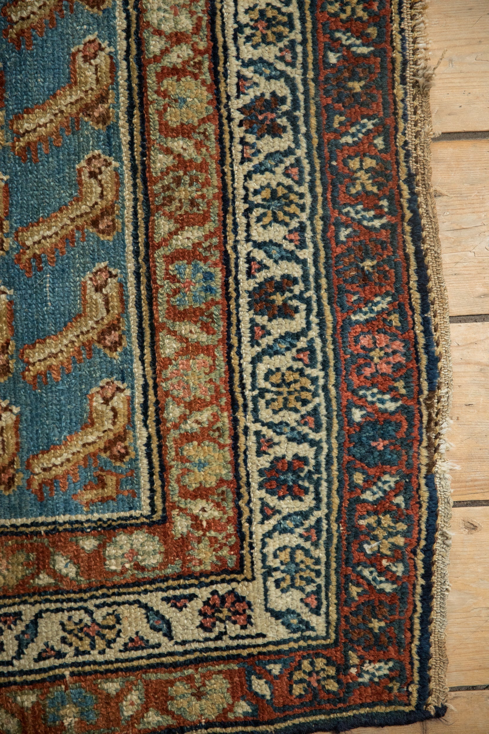 Corner and border detail