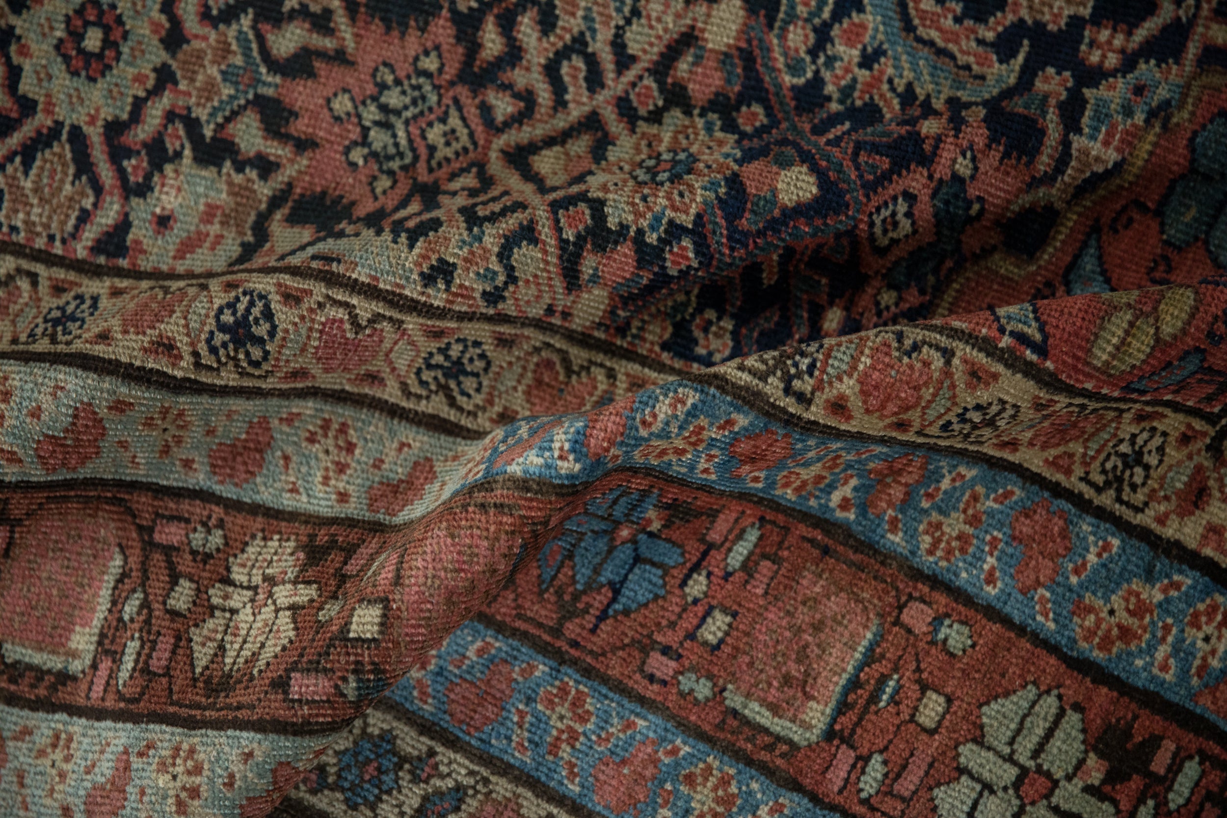 Selvage and fringe edge detail