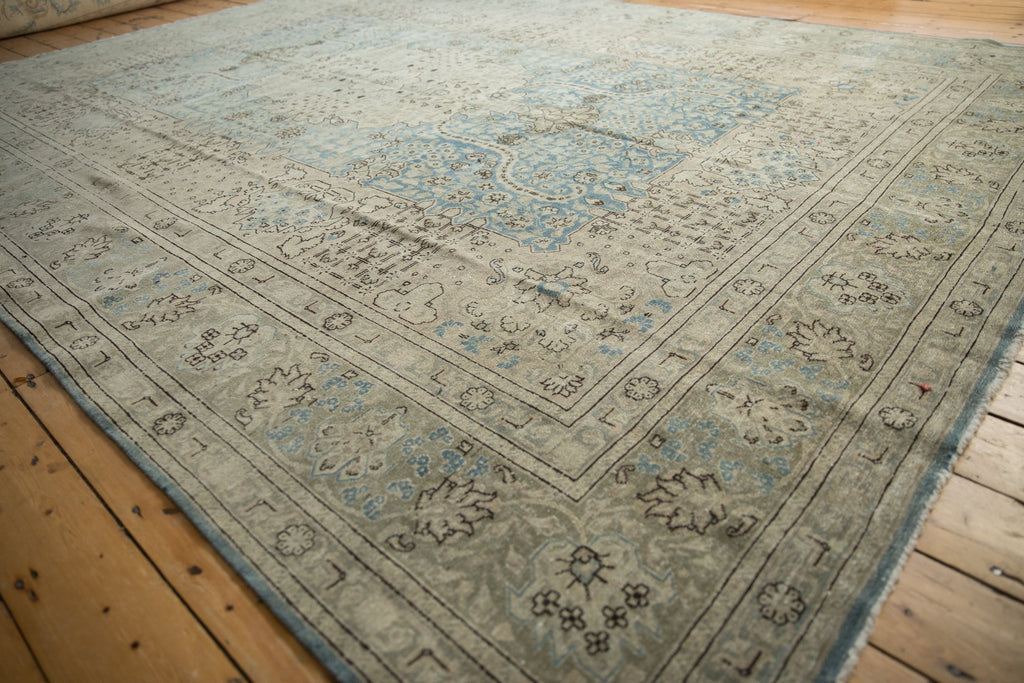 Corner and border detail