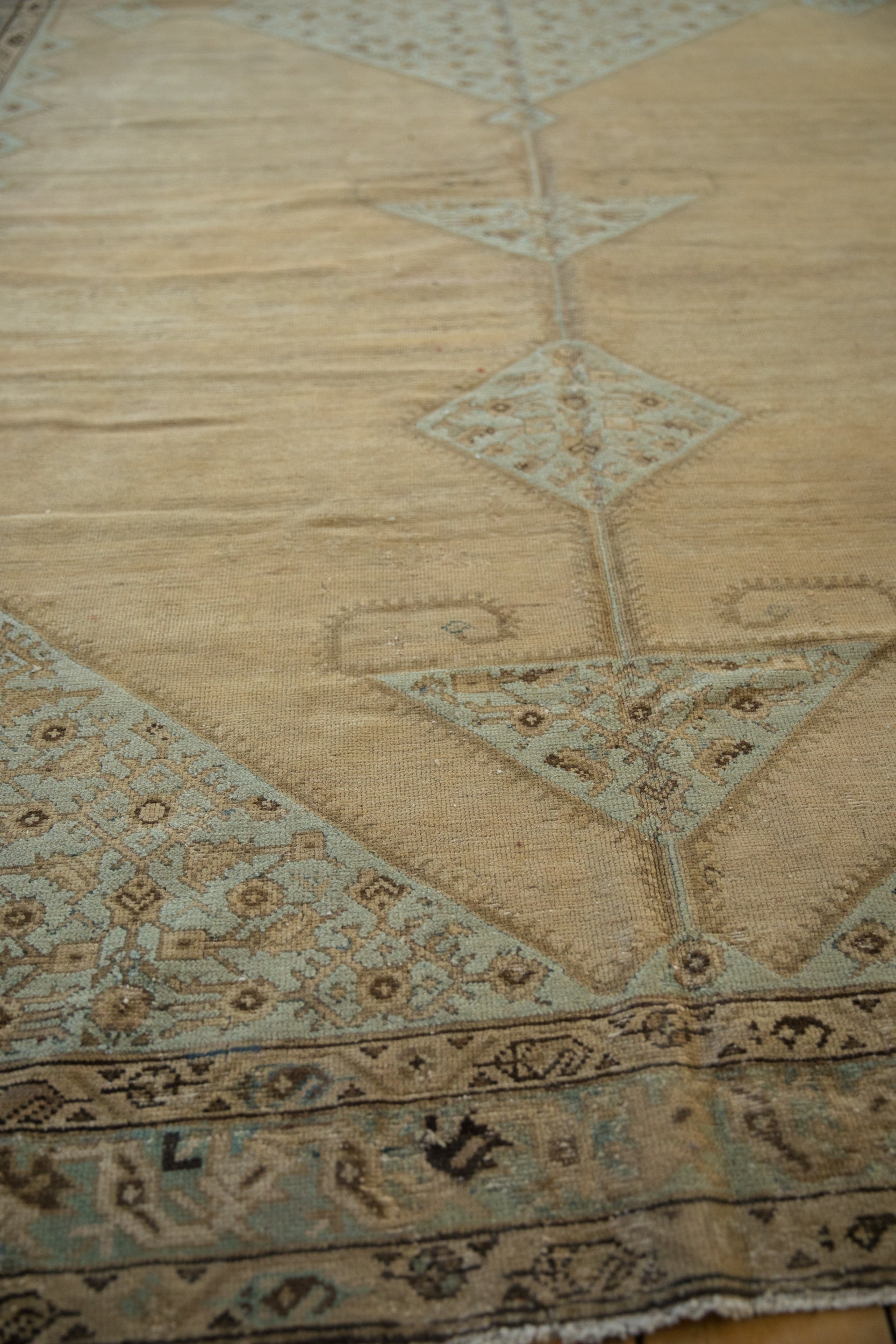 Full surface showing color and pattern flow