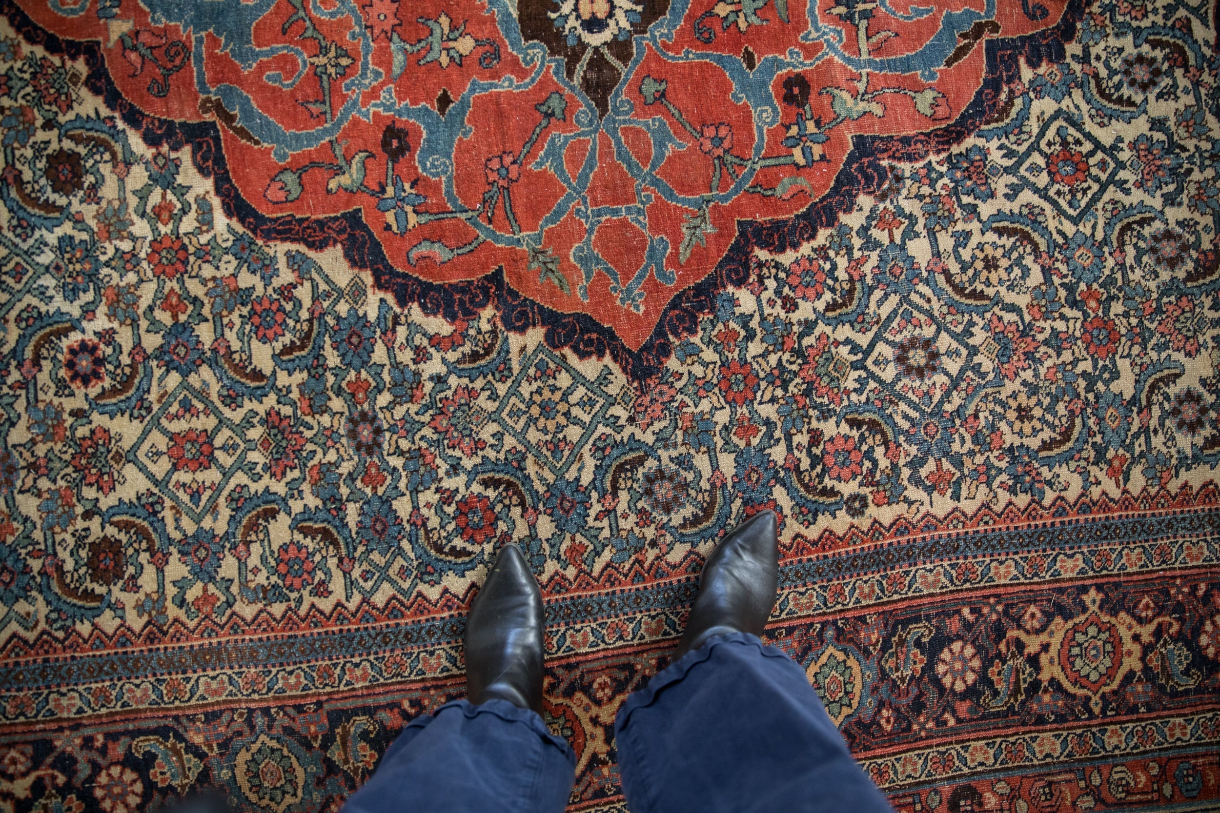 Full overhead view of Halvaie Bijar carpet 9.5x15