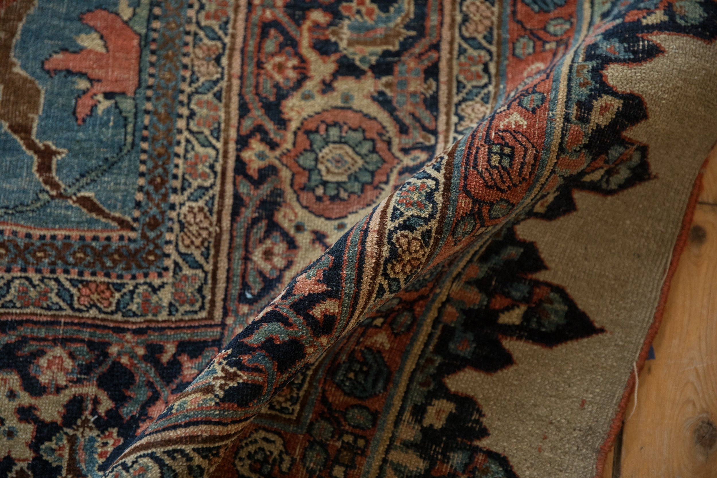 Corner and border detail