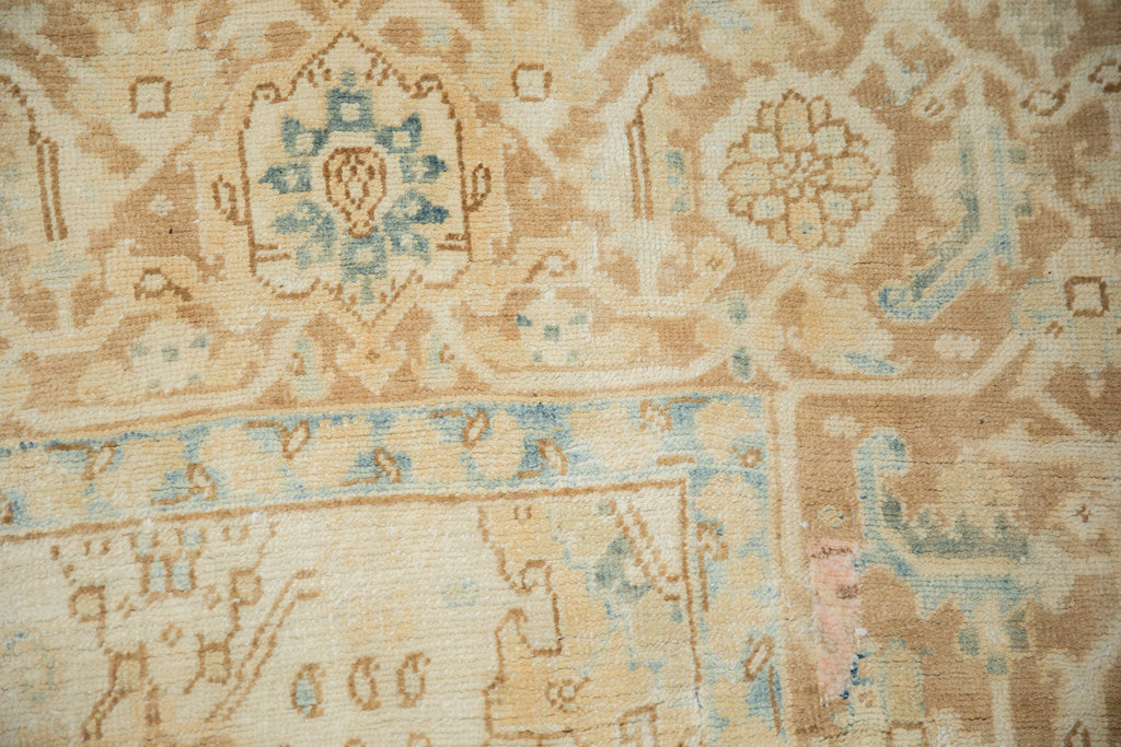 Corner and border detail