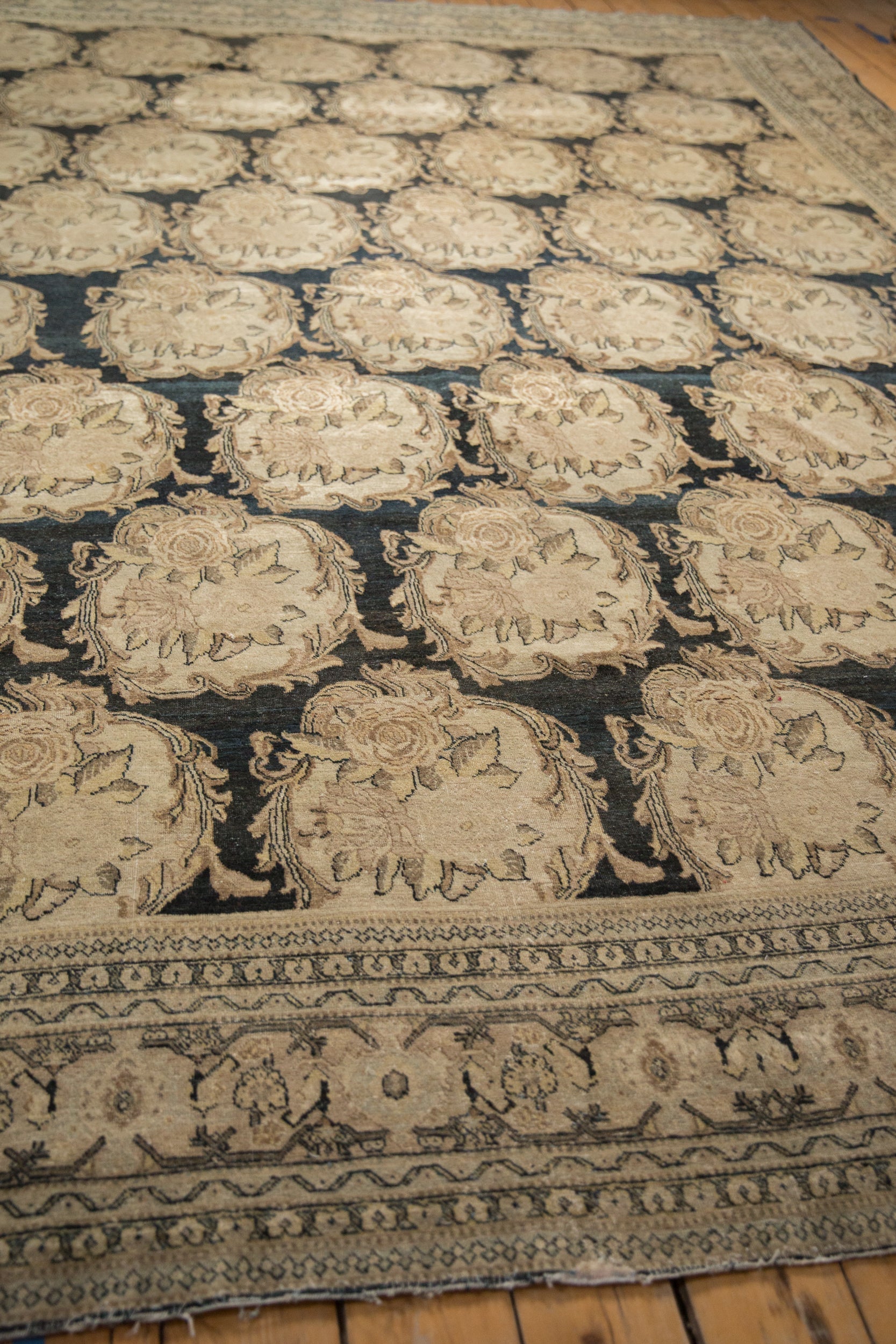 Edge and natural wear detail