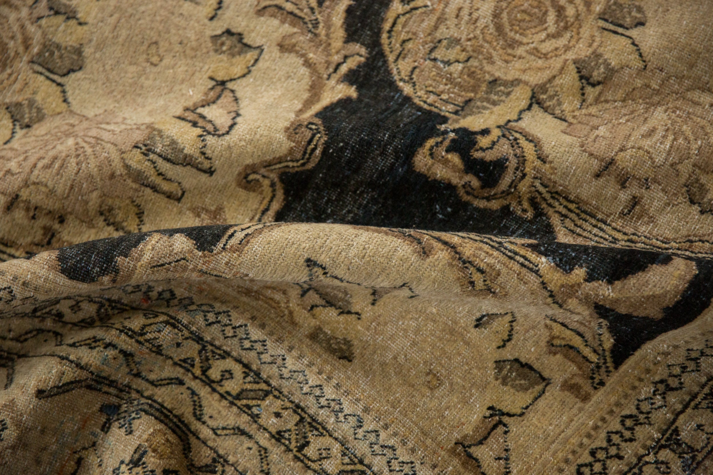 Full overhead view of Tabriz carpet 10x13