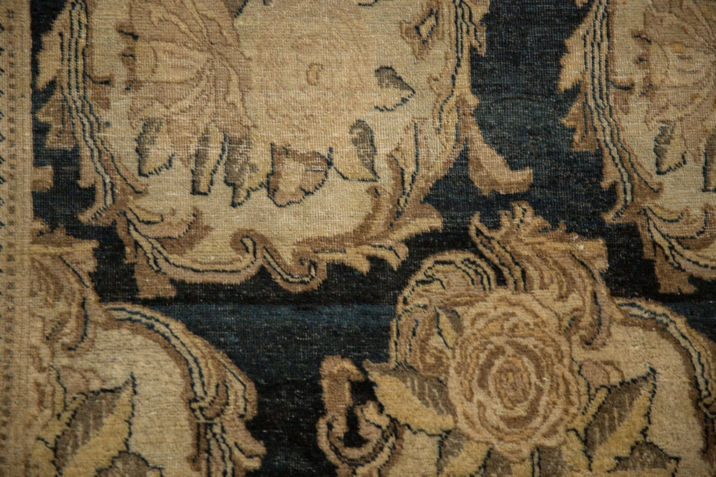 Corner and border detail