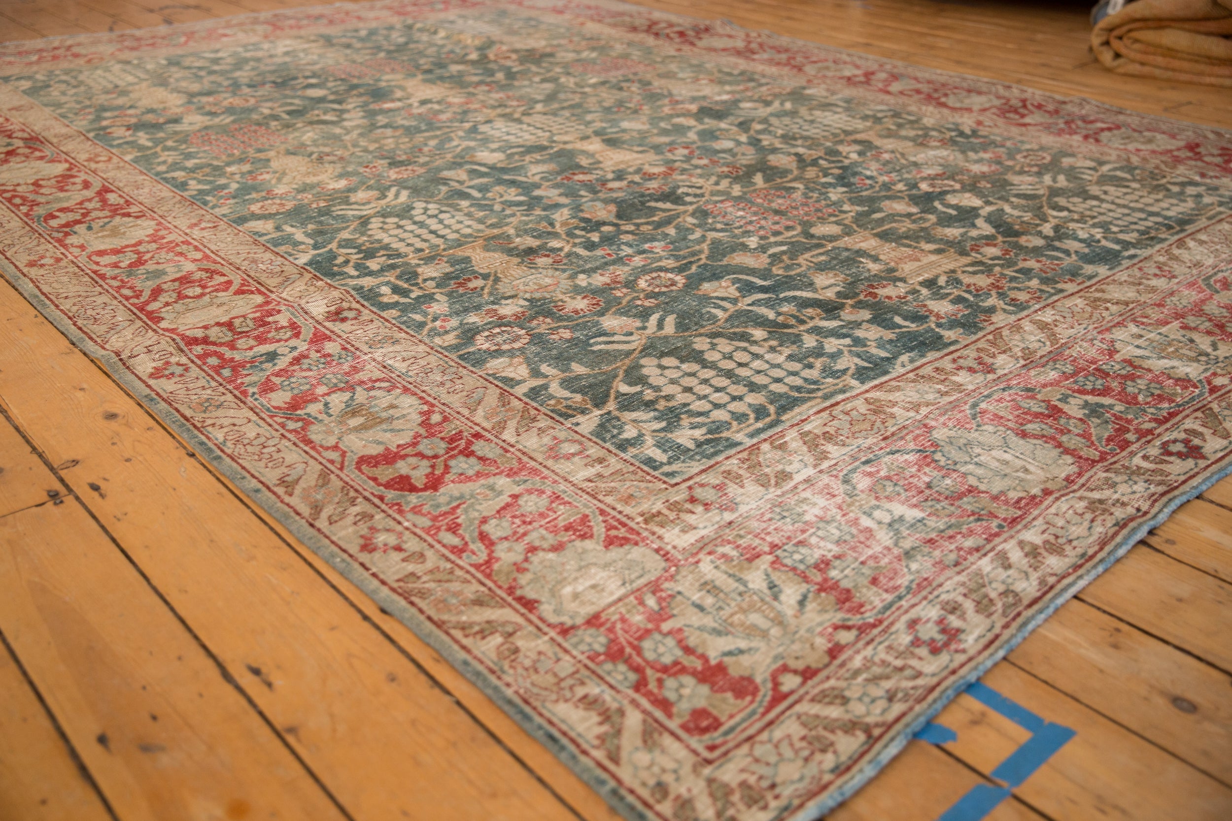 Corner and border detail