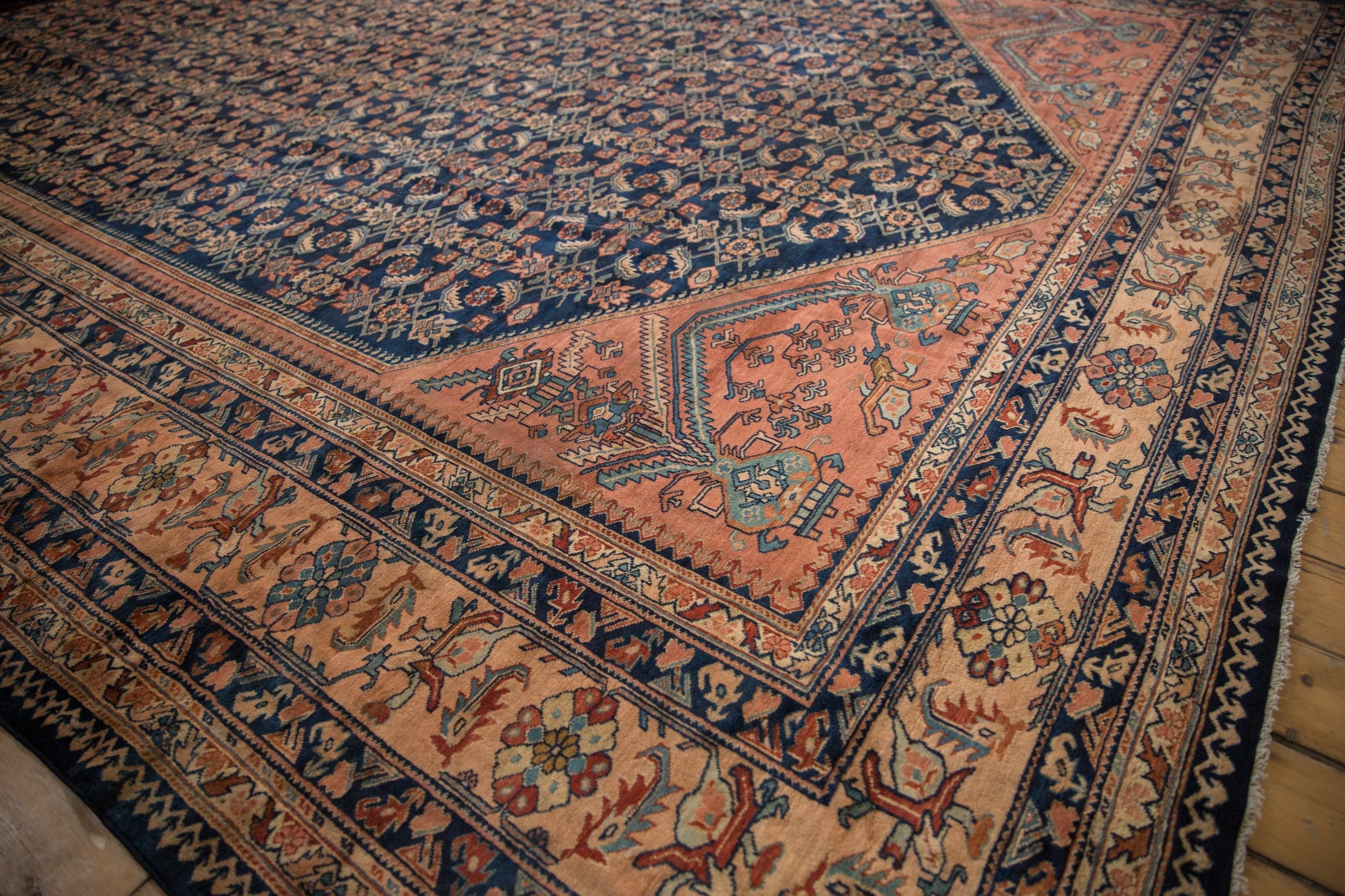 Corner and border detail
