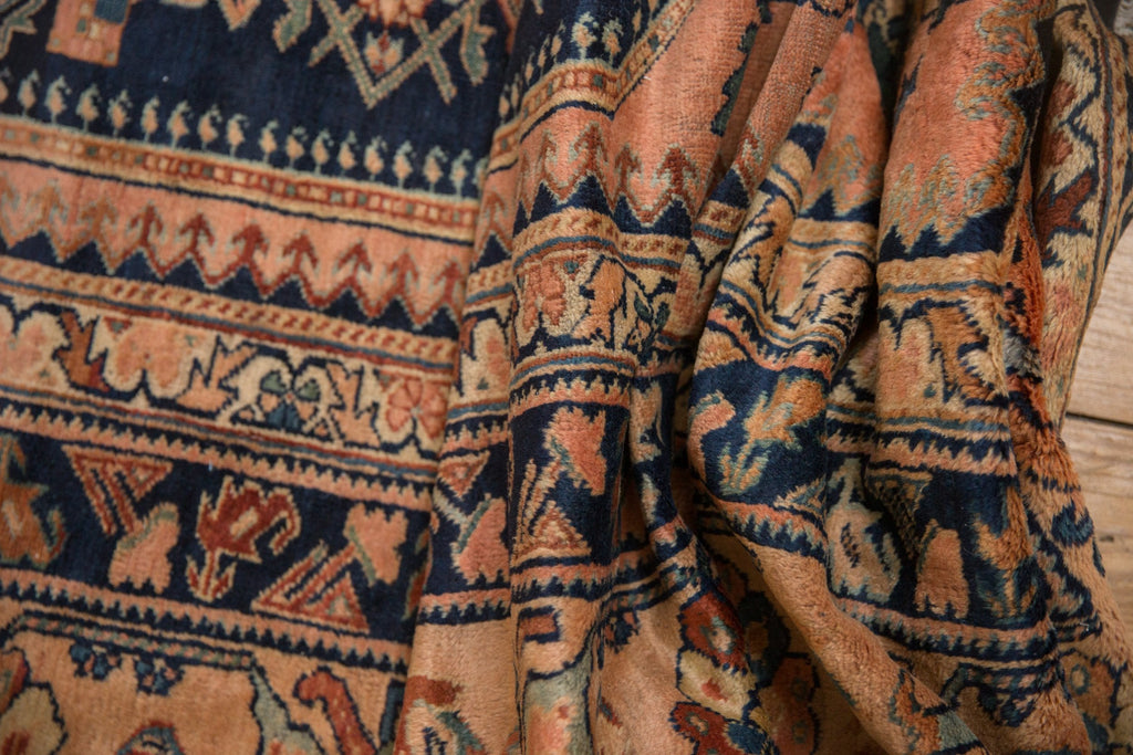 Selvage and fringe edge detail