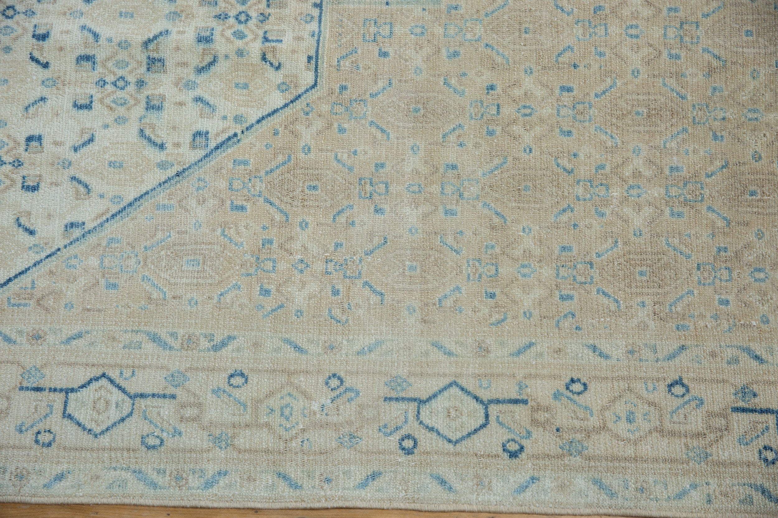 Edge and natural wear detail