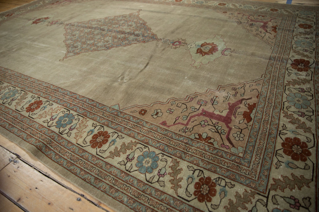 Corner and border detail