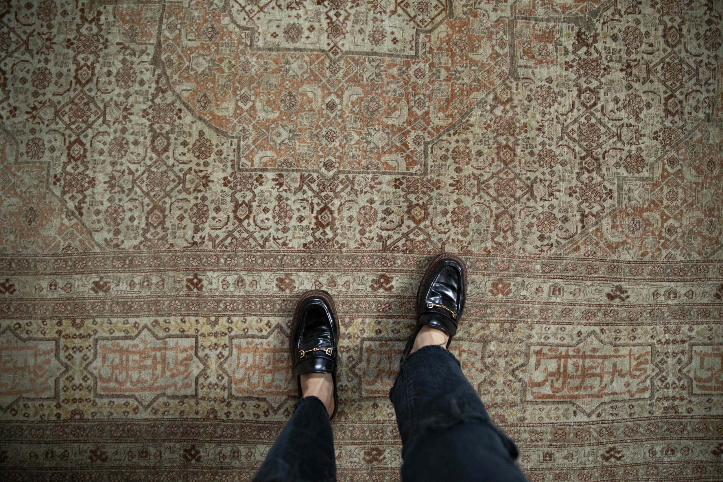 Full overhead view of Tabriz carpet 9.5x12